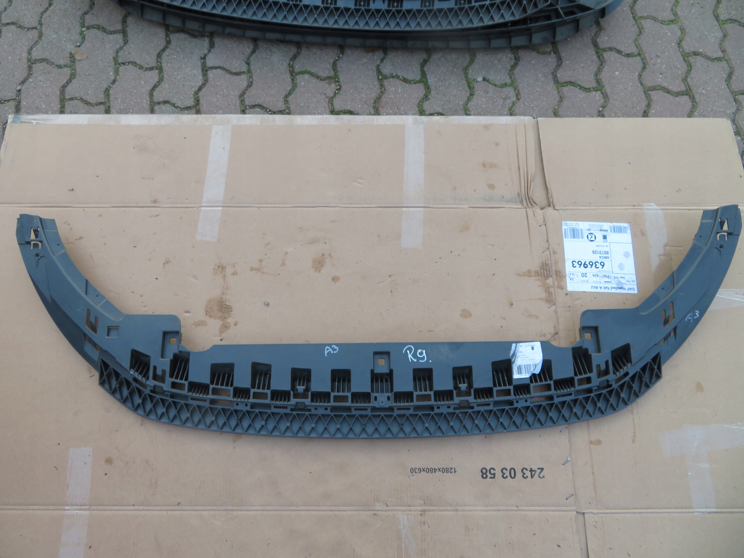 8V5807233 - Audi A3 8V S-line спойлер переднего бампера