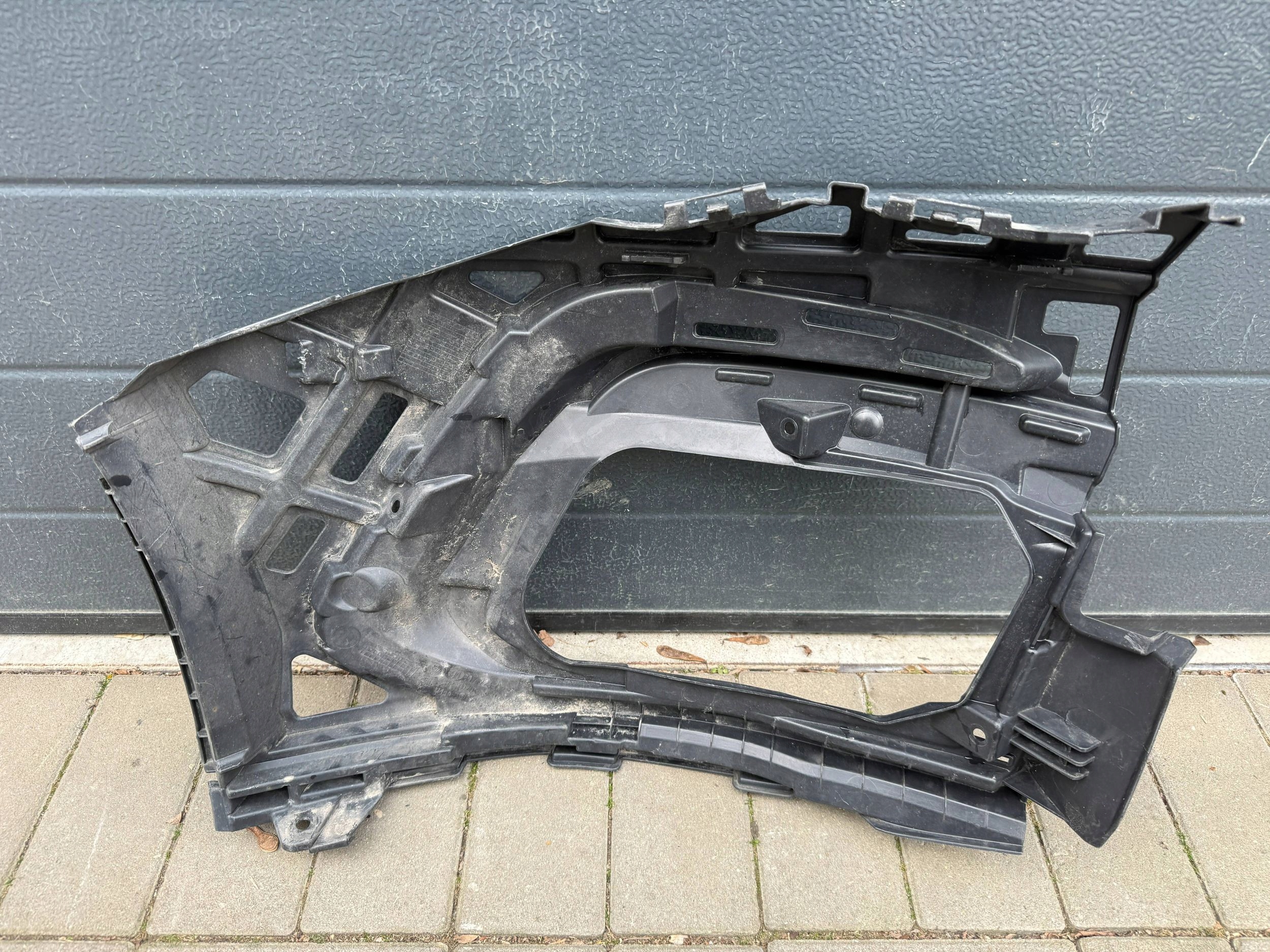 Vw Golf 8 VIII Support plaque Pare choc Avant 5h0807723 Gauche