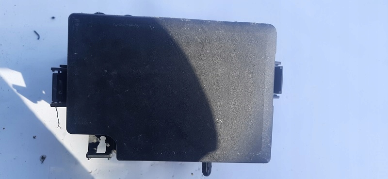 SKRZYNKA BEZPIECZNIKÓW HYUNDAI KONA 91206-J9221 Numer katalogowy części 91206-J9222