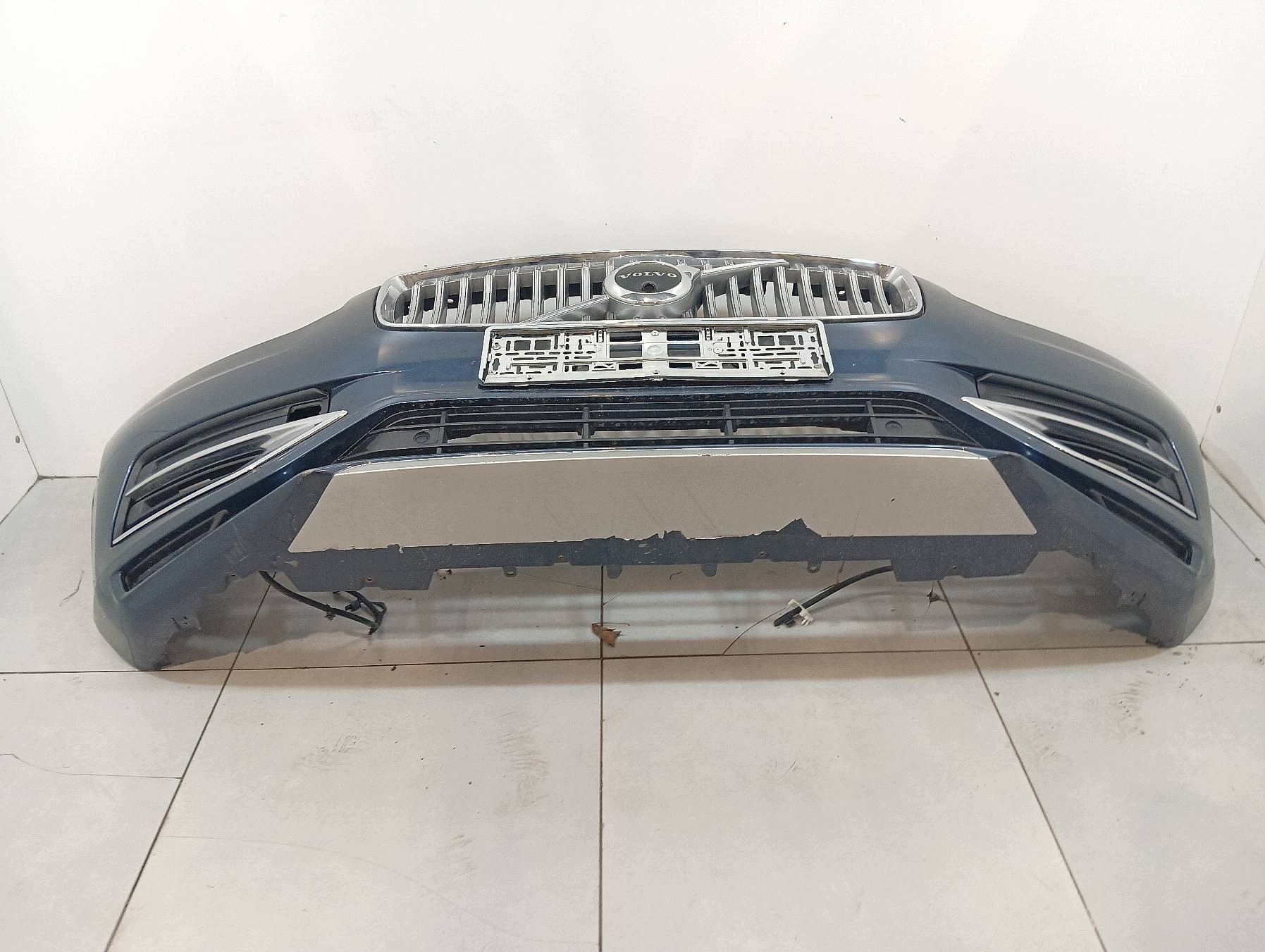 bumper front PDC below KAMERE 723-16 Volvo XC 90 II (2015- )