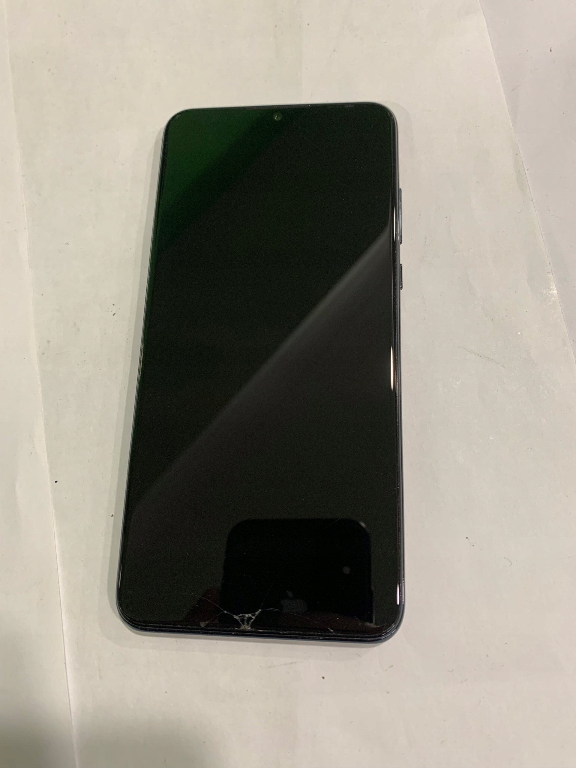 Smartfon Huawei P30 Lite 4 GB / 64 GB 4G (LTE) czarny