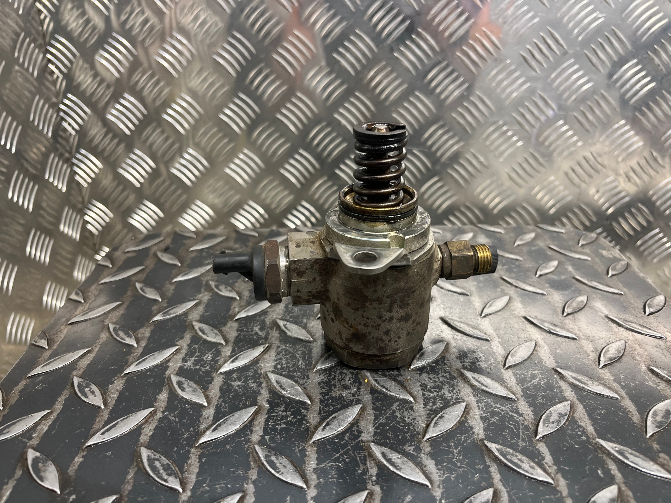 Pompa WYSOKIEGO pressione SEAT LEON 2 03C026D