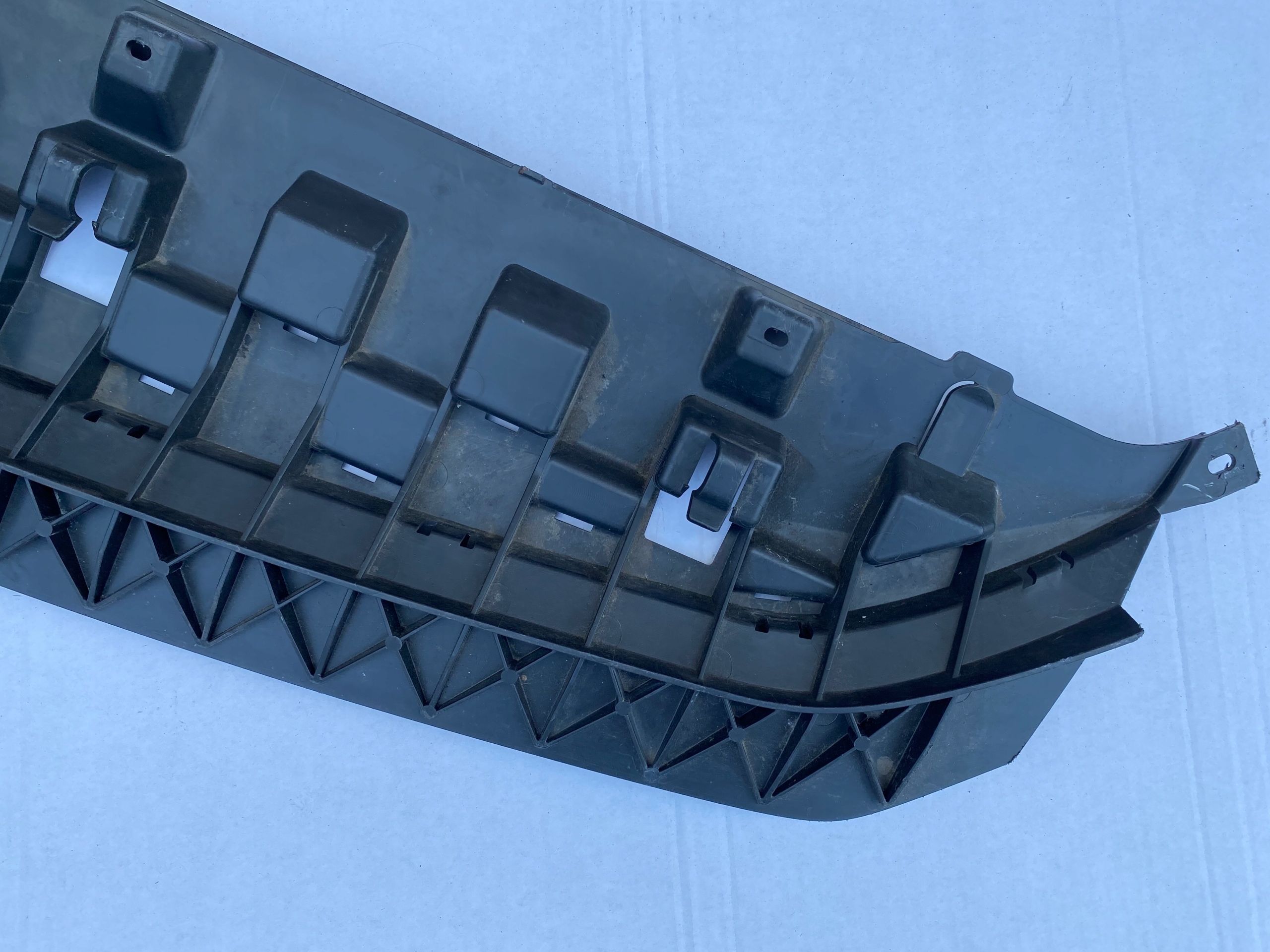 OSŁONA POD ZDERZAK PRZÓD 5E0807611F SKODA OCTAVIA III Producent części Skoda OE