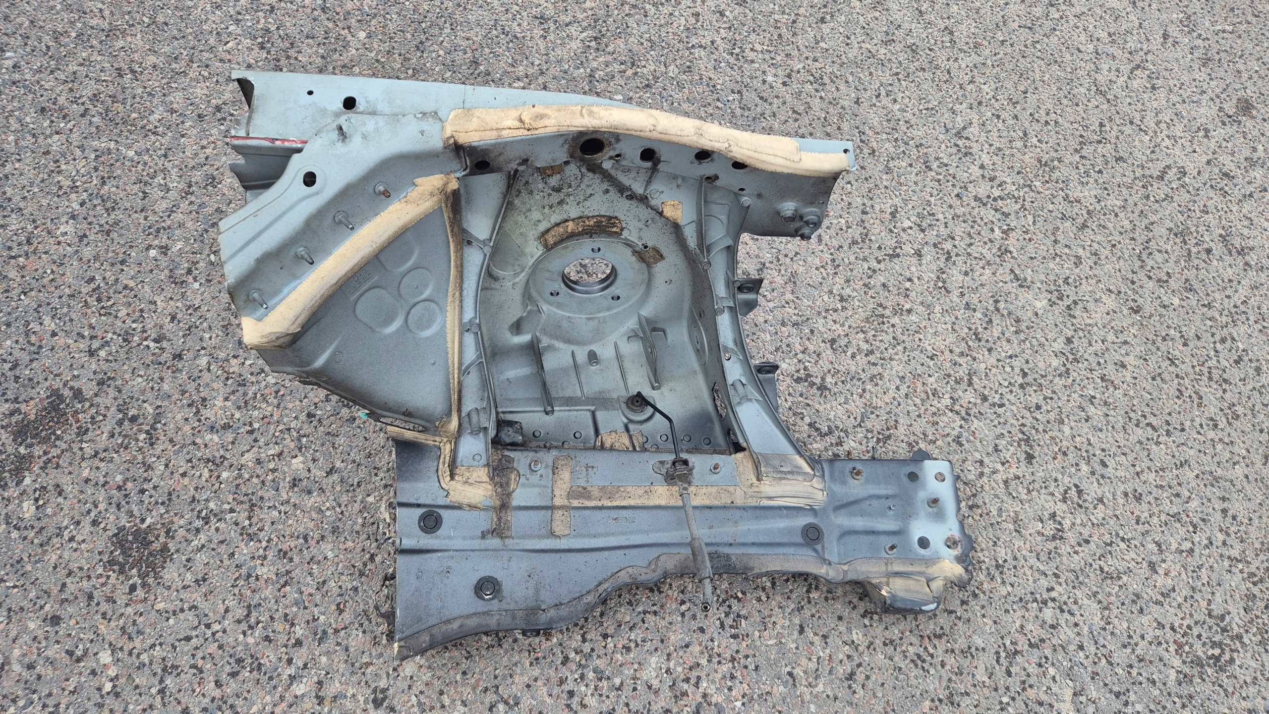 quarter front front right 040 MERCEDES C W205