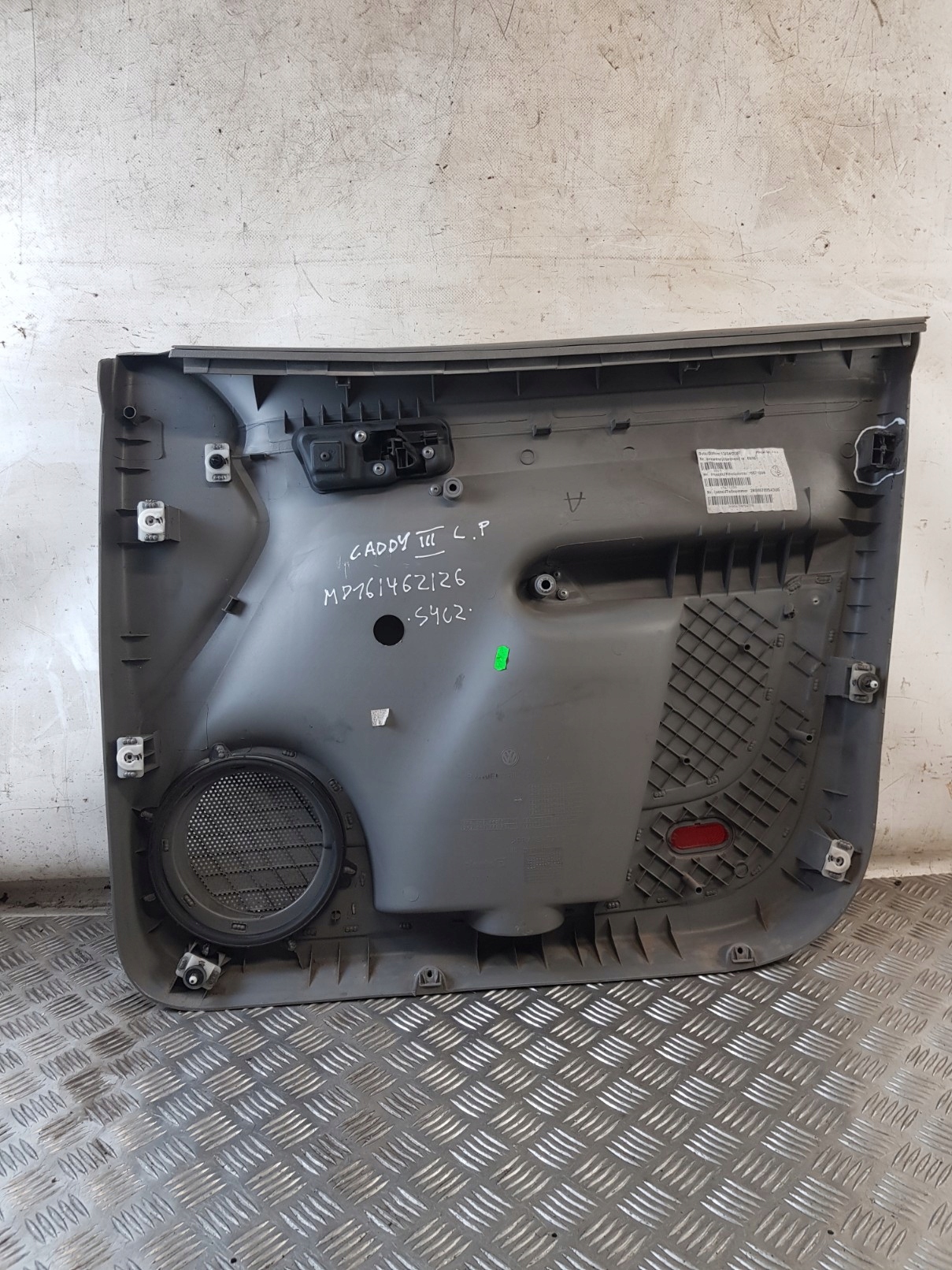 side door left front 2K0867005A3U6 VW CADDY III 07R