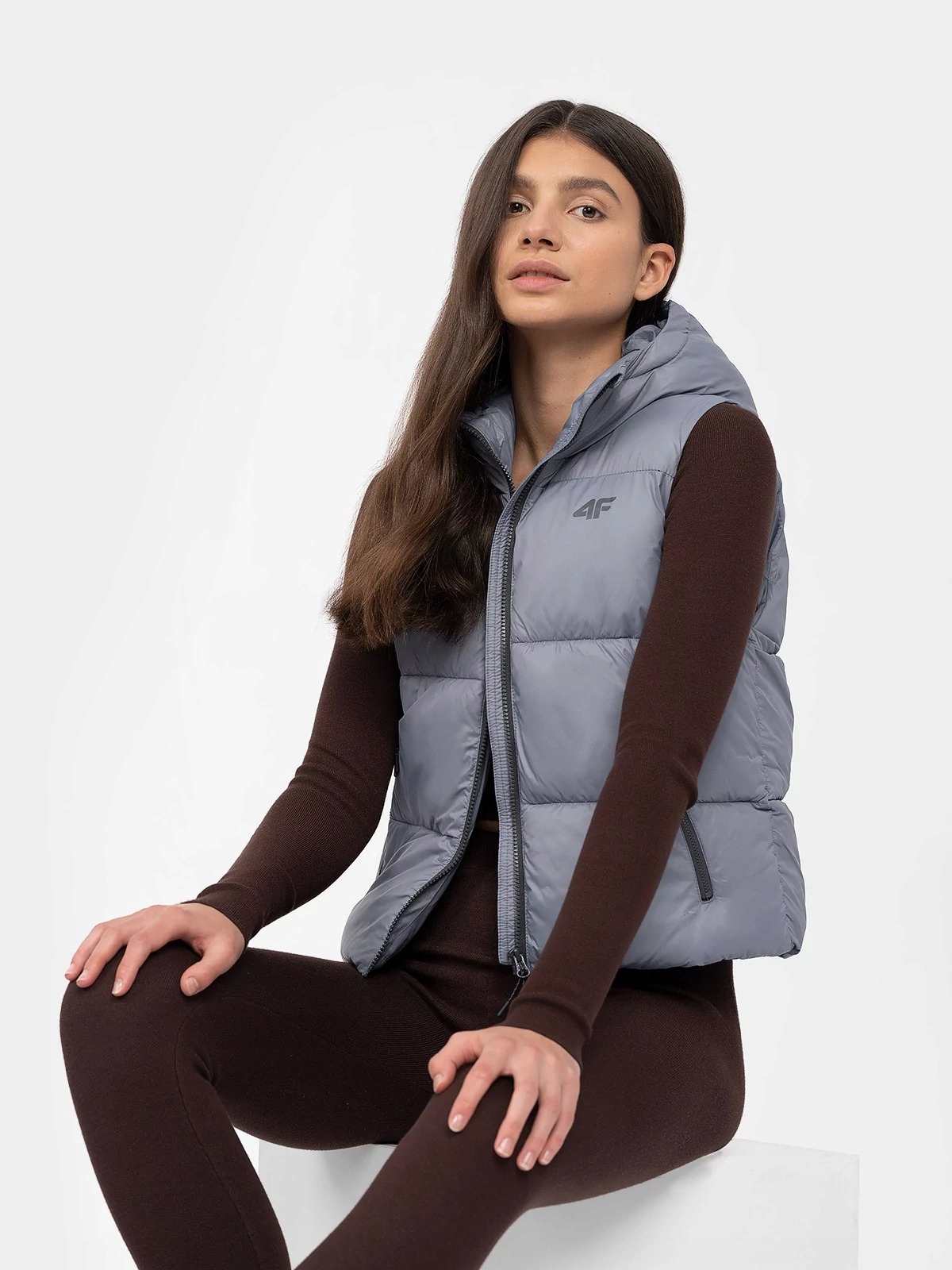 BEZRĘKAWNIK DAMSKI Z KAPTUREM 4F KAMIZELKA SPORTOWA PUCHOWA R. XXL Rozmiar XXL