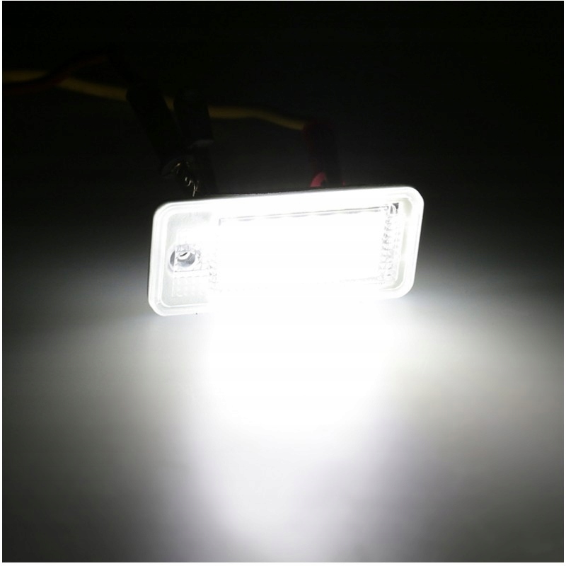 Audi A8/S8 (4E) lampki rejestracji LED 250lm x2 Producent części motoLEDy