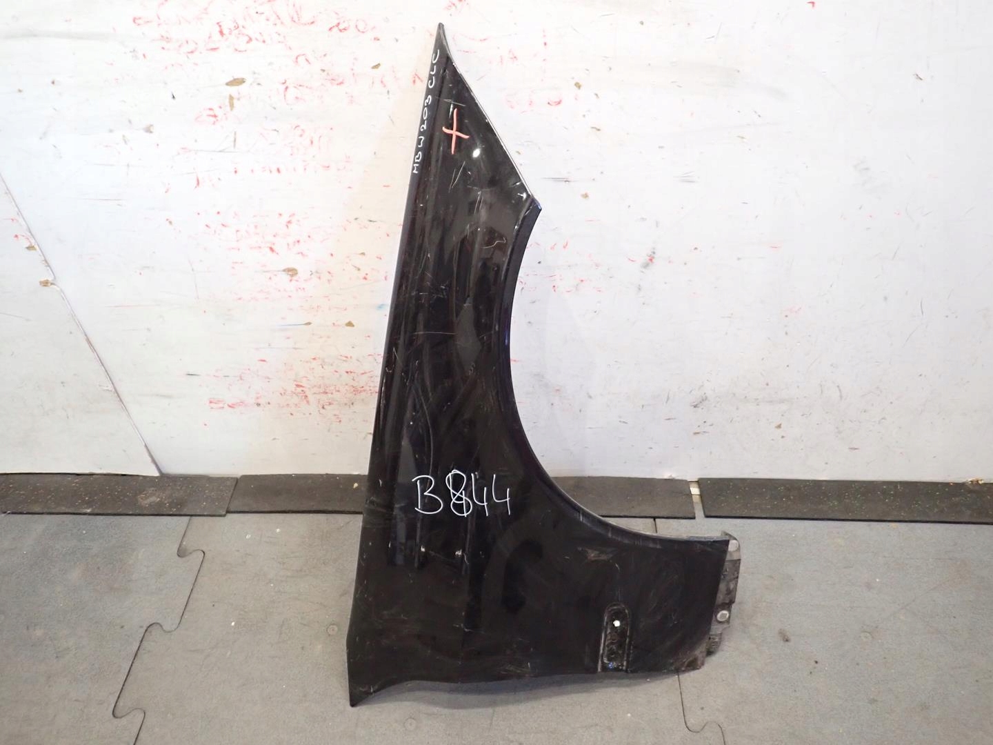 fender front front right MERCEDES CLC W203 2008- A2038811201