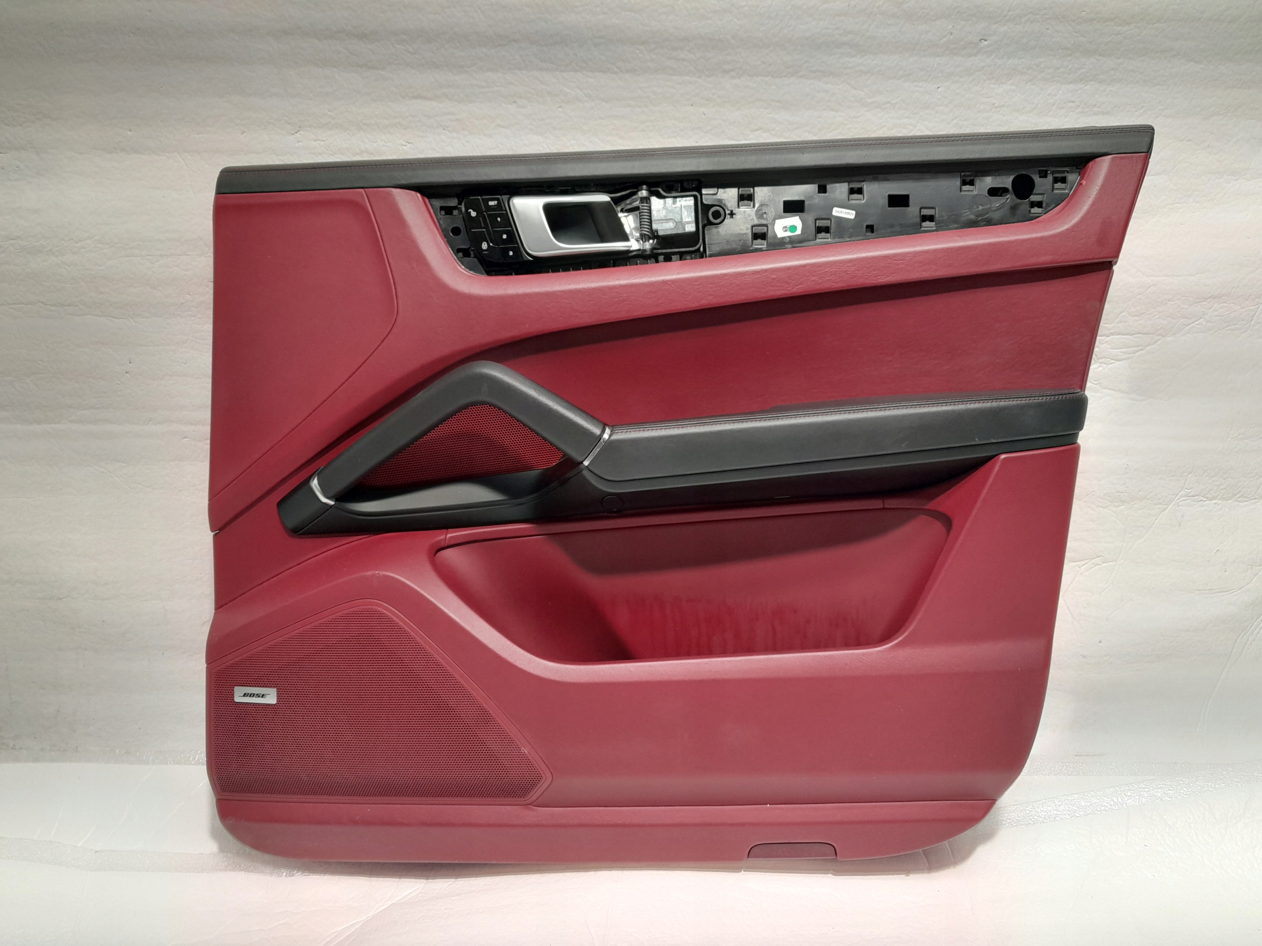 PORSCHE CAYENNE 9Y side door right front BOSE