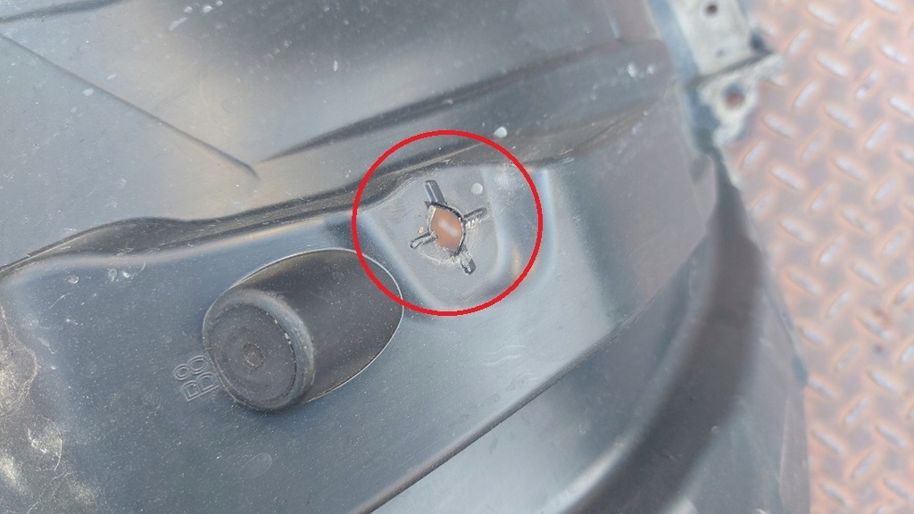 mudguard left front TOYOTA YARIS CROSS 21
