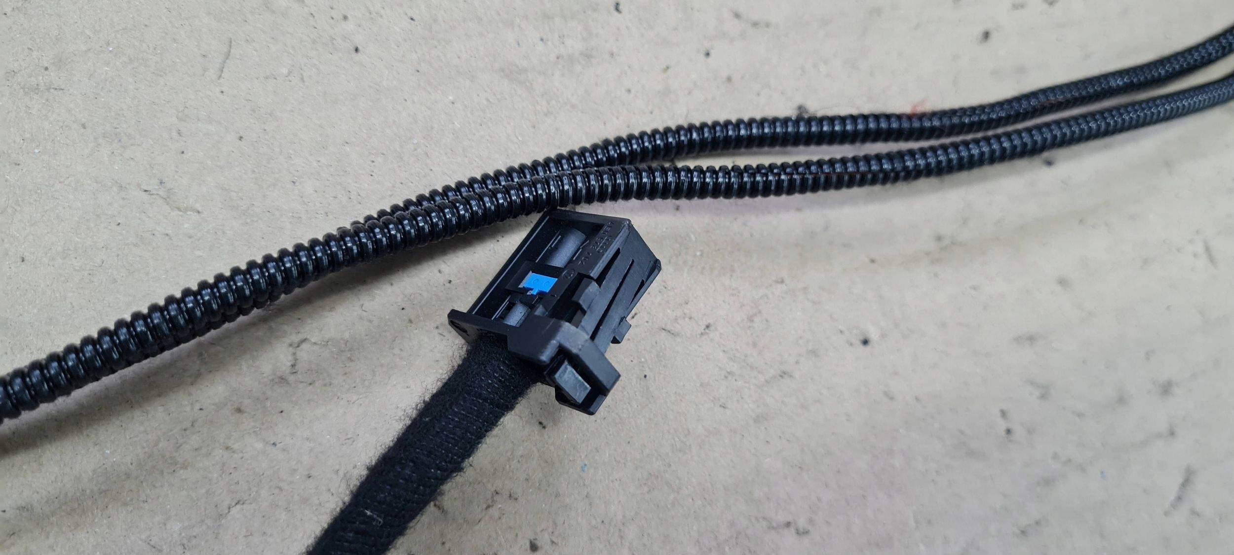 A5 8T bundle wiring KABEL wiring SWIATLOWOD 8F002795 A4 B8 Q5