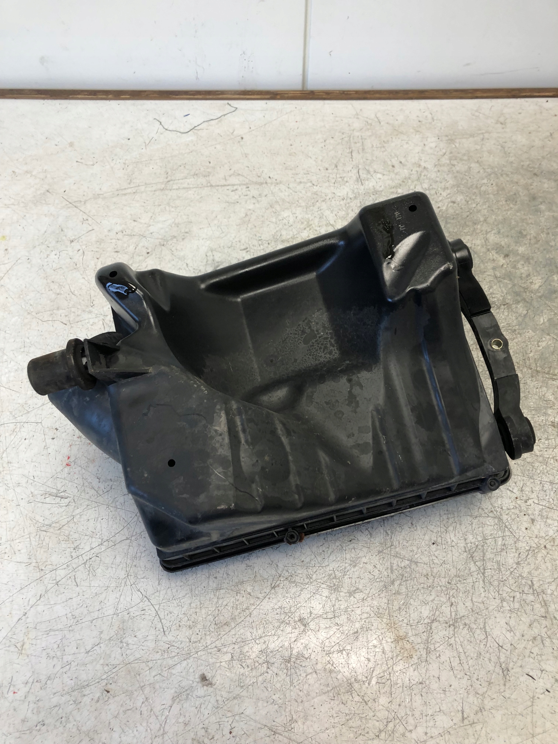 Gehäuse filter luft OPEL ASTRA H 55353465