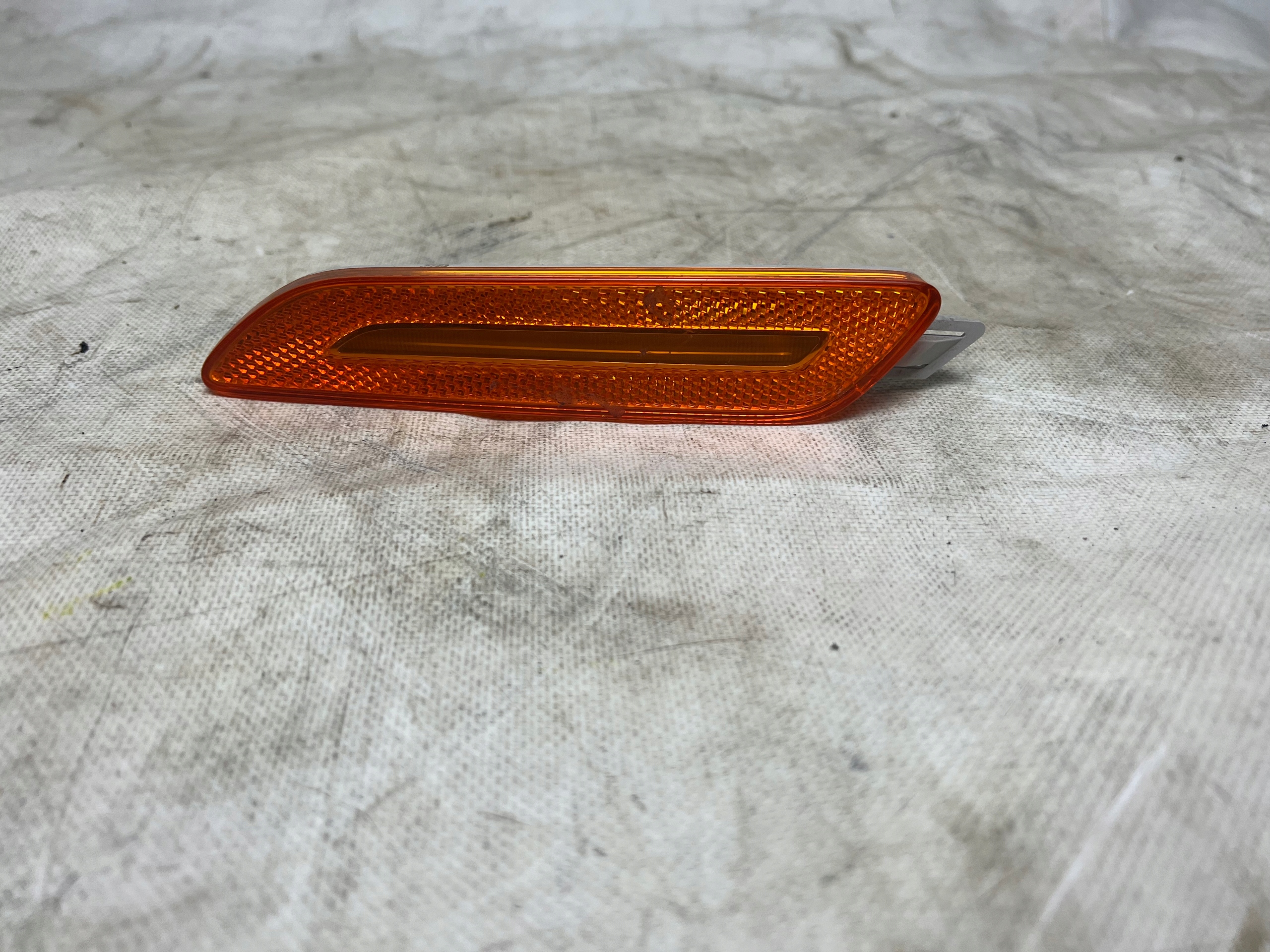 971945061B - Porsche Cayenne 17-Габаритный Фонарь