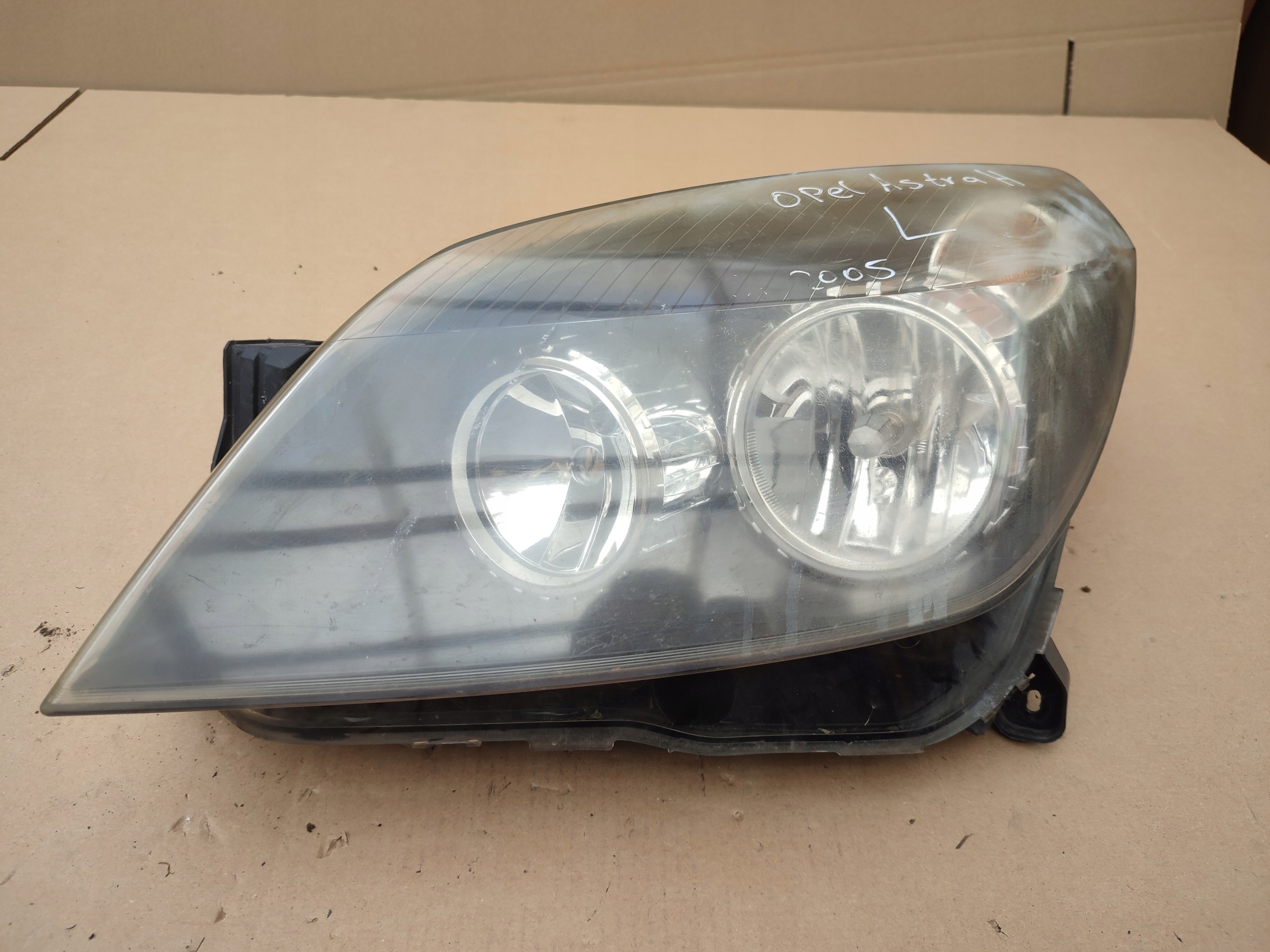 REFLEKTOR left light front front left OPEL ASTRA H EUROPA 24451032