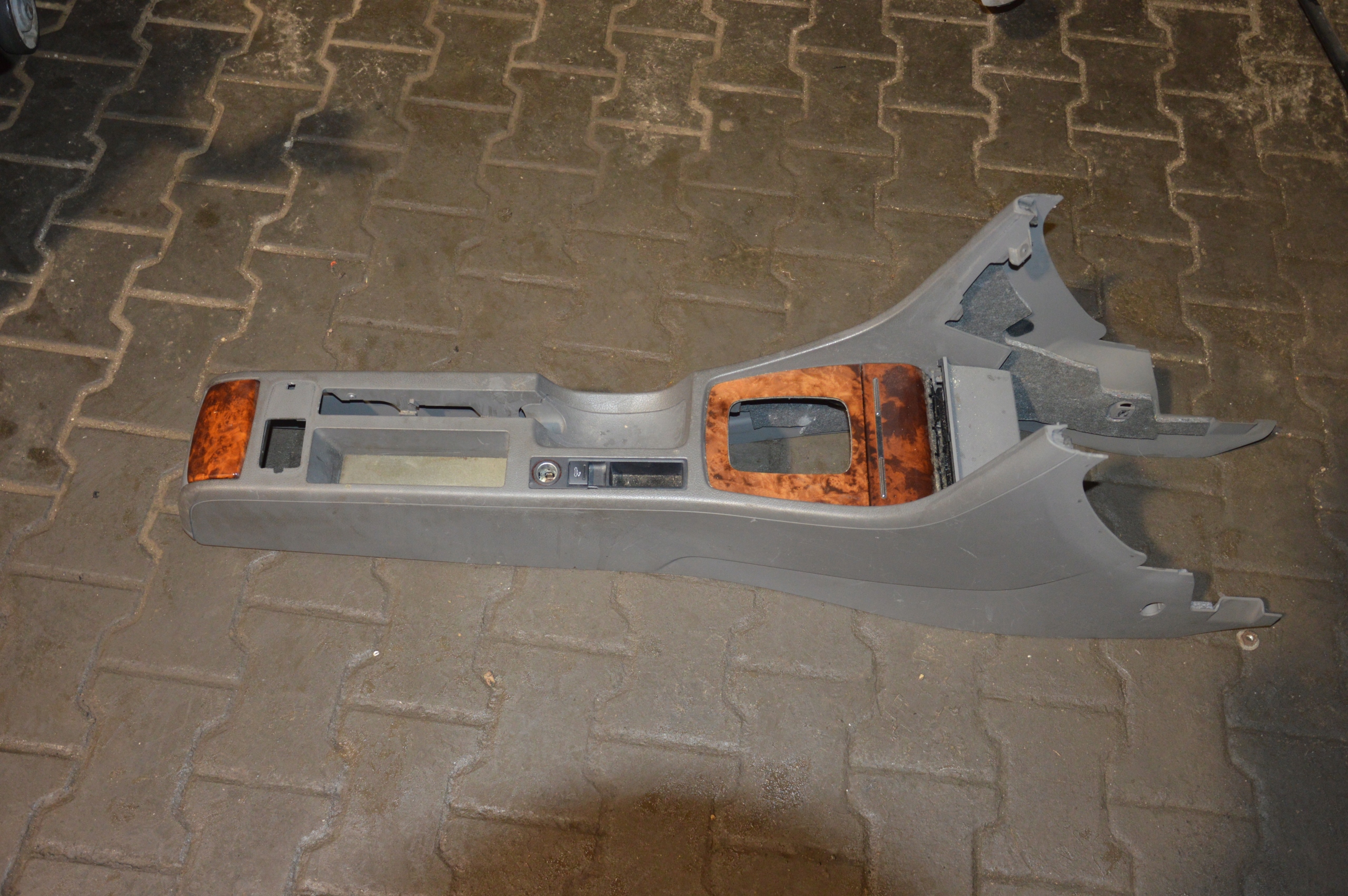 Audi A4 B6 кабриолет центральный туннель