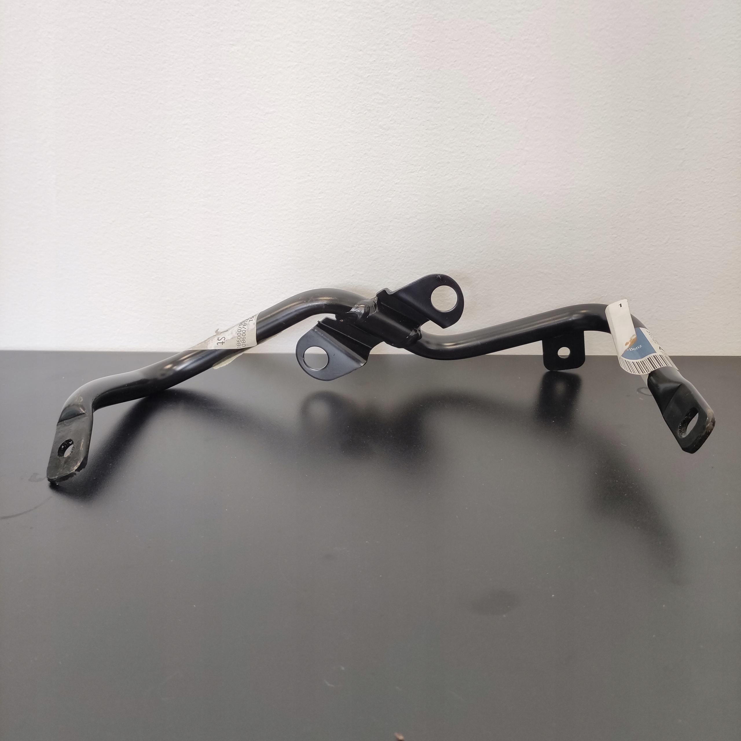 Wspornik chłodnicy oleju Mercedes A1405000046