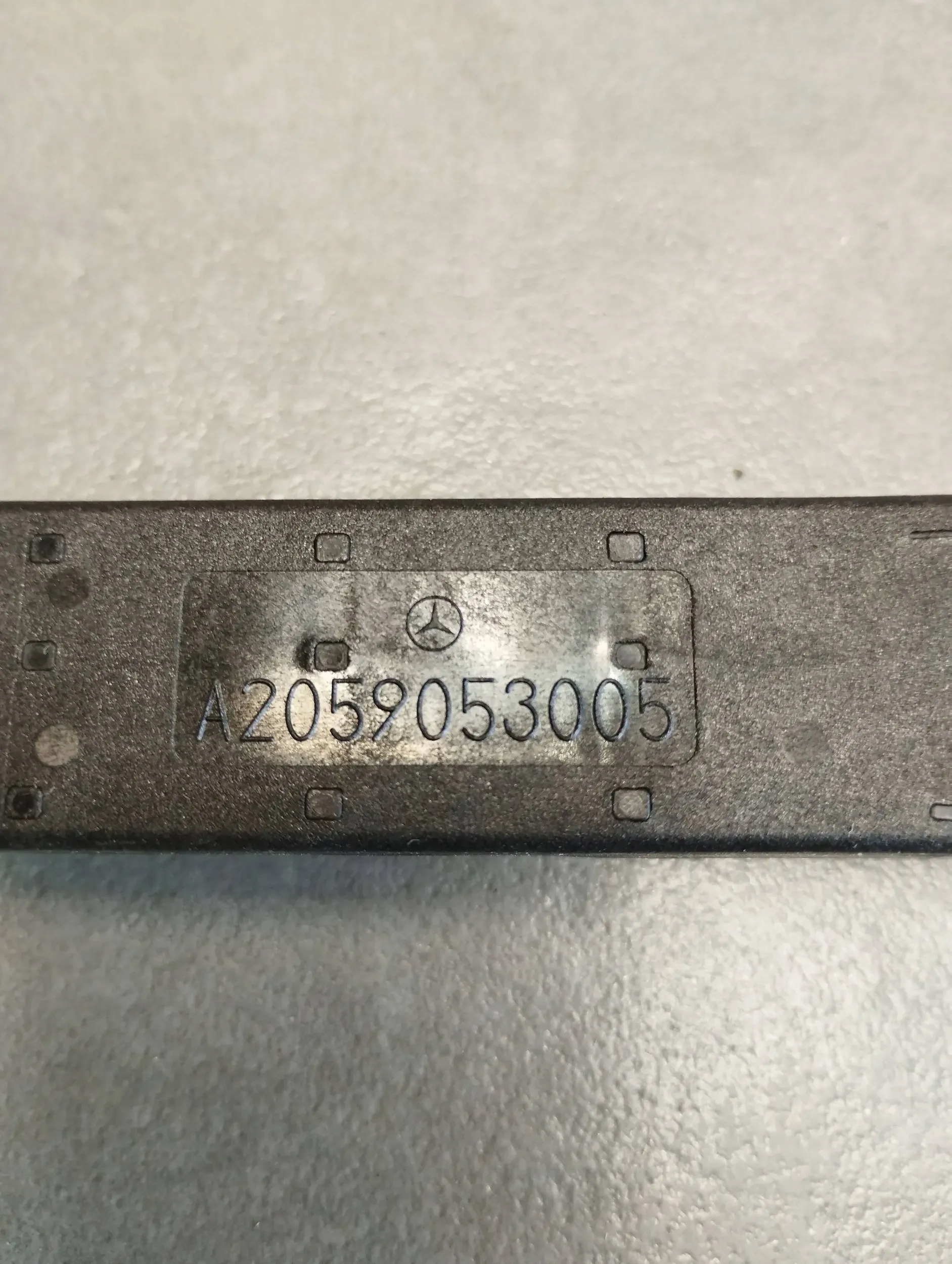 Mercedes-Benz CLS C218 amplifier ANTENY A2059053005