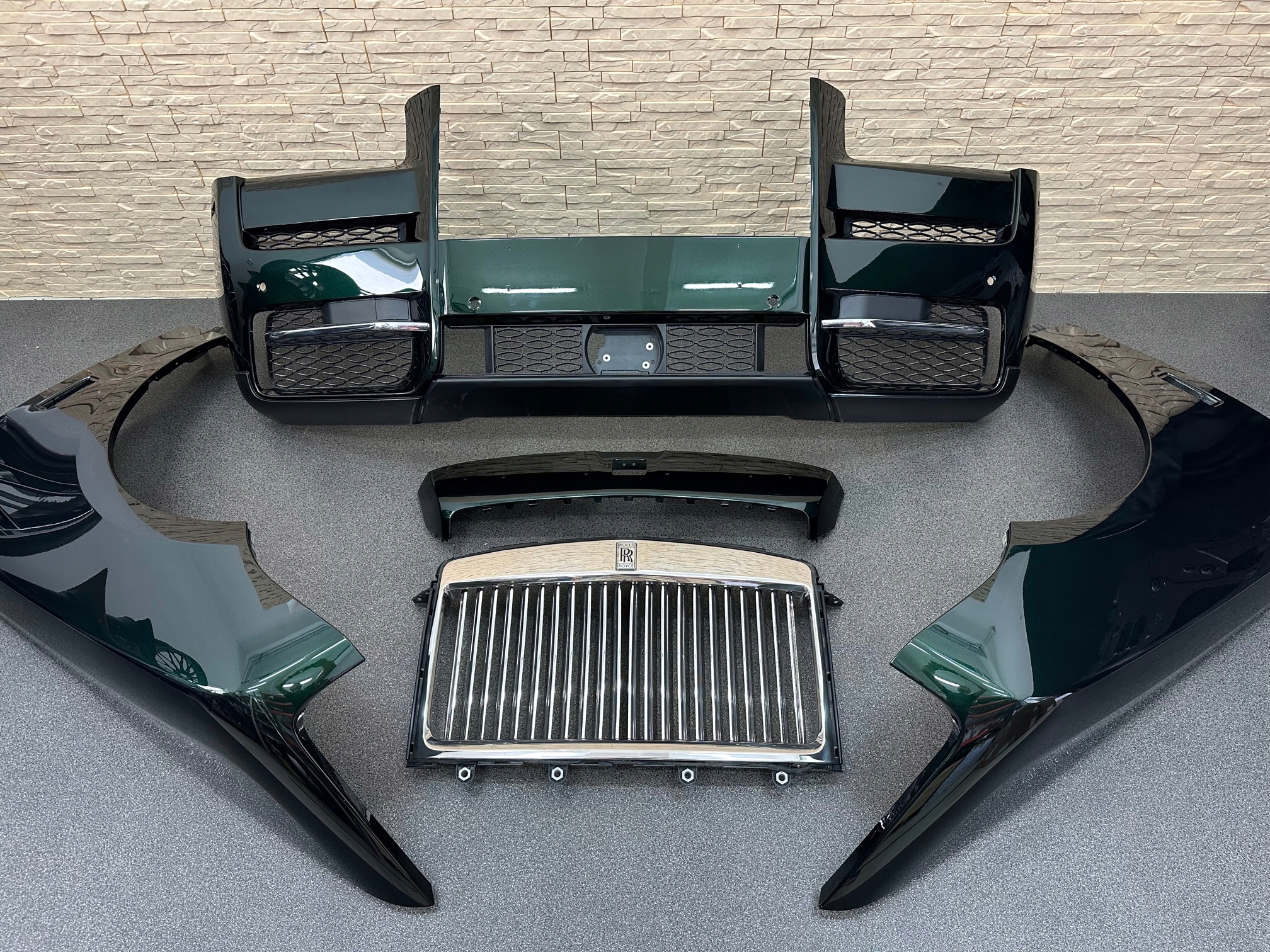 ROLLS ROYCE CULLINAN MASKA ZDERZAK GRILL WR94