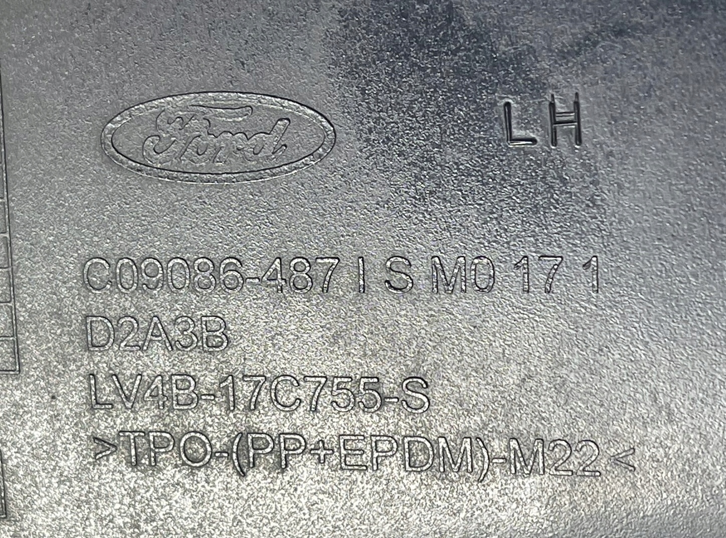 FORD KUGA MK3 ST-LINE grid left of a bumper front LV4B-17C755-S