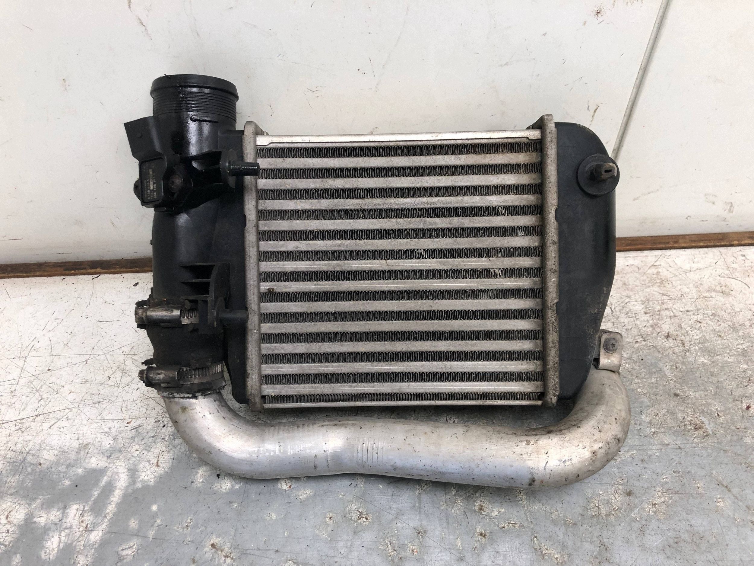 radiator intercooler left 3.0 TDI AUDI A6 C6 4F0145805E