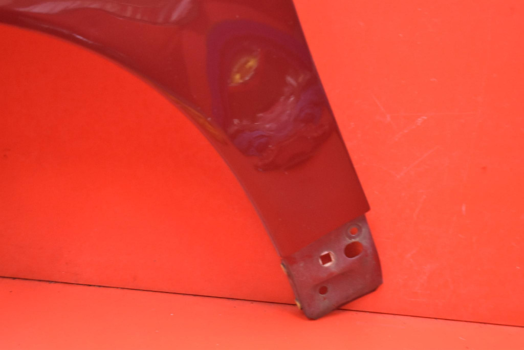 fender left front front red VOLVO S40 V40 2 II 04-07
