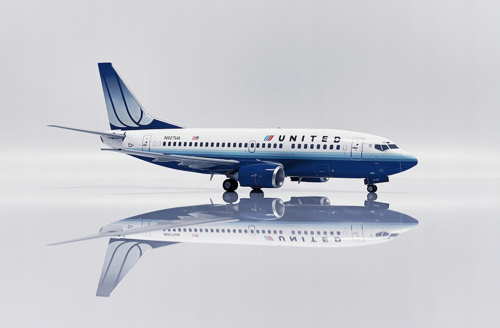 Model letadla Boeing 737-500 United 1:200