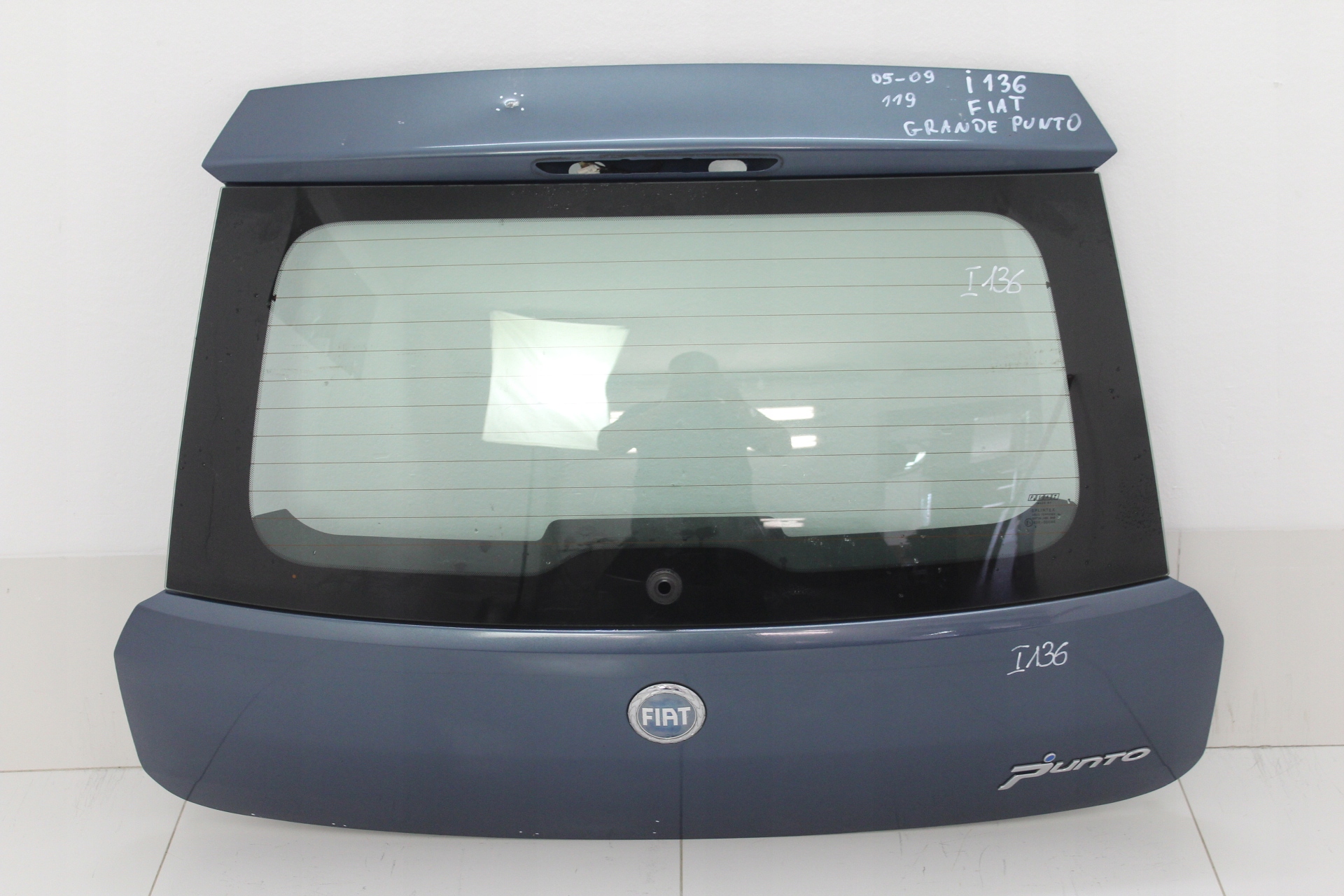 ЗАДНЯЯ КРЫШКА БАГАЖНИКА FIAT GRANDE PUNTO 05-09 119 5D