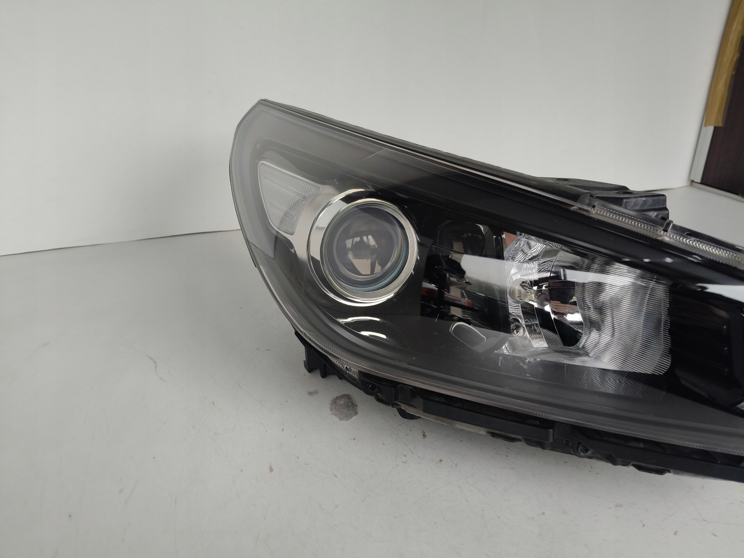 light right REFLEKTOR HYUNDAI I30 III 17- N CIEMNA