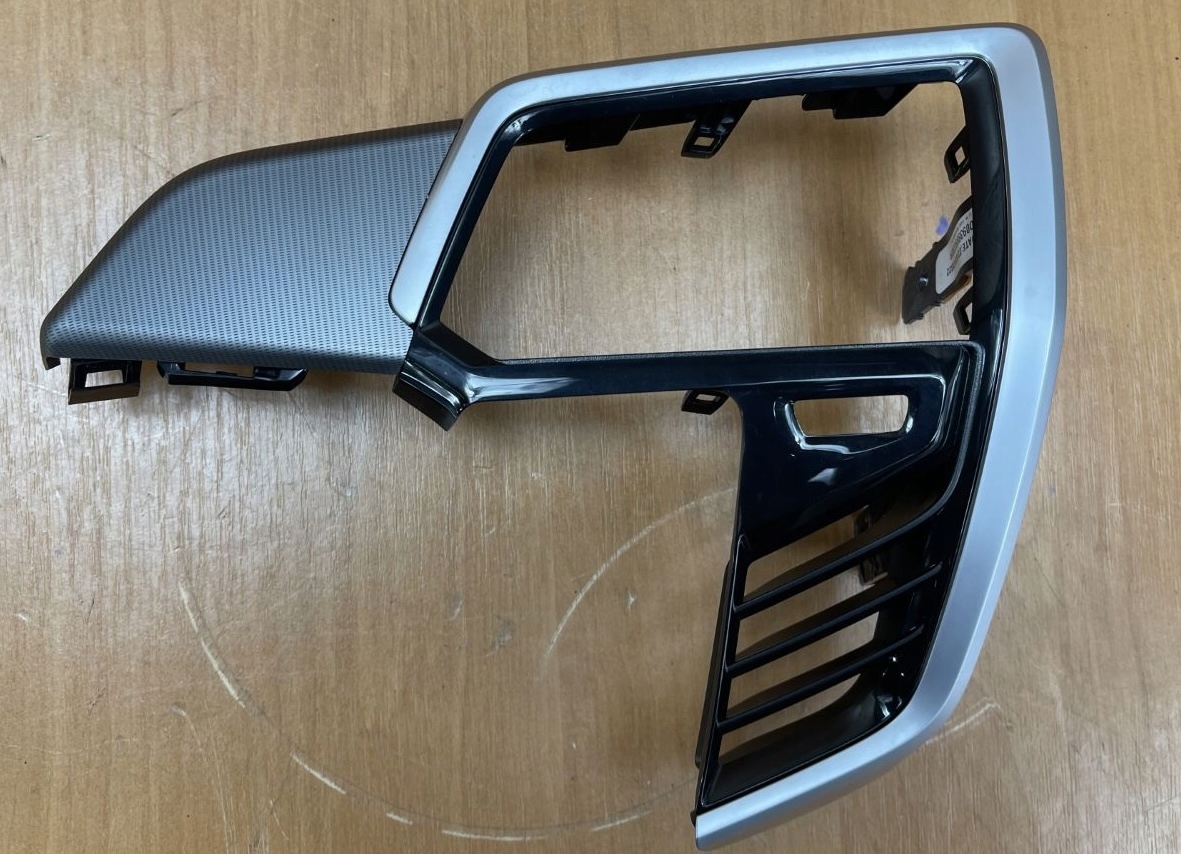 BMW X5 G05 2018 - frame grid DEKOR KOKPITU left ALU MICROMESH 9399923