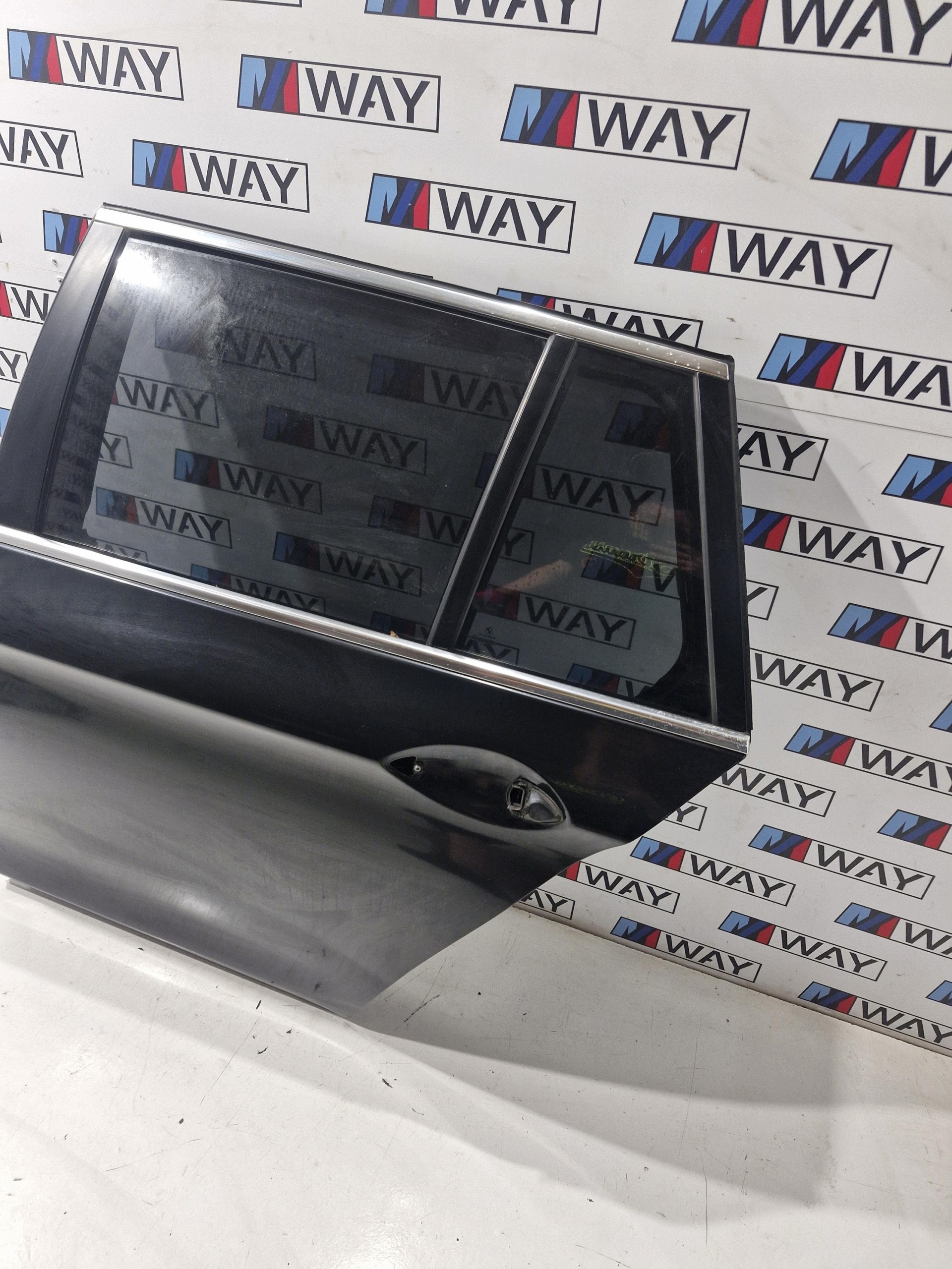 BMW F11 door left left rear part 475 BLACK SAPPHIRE