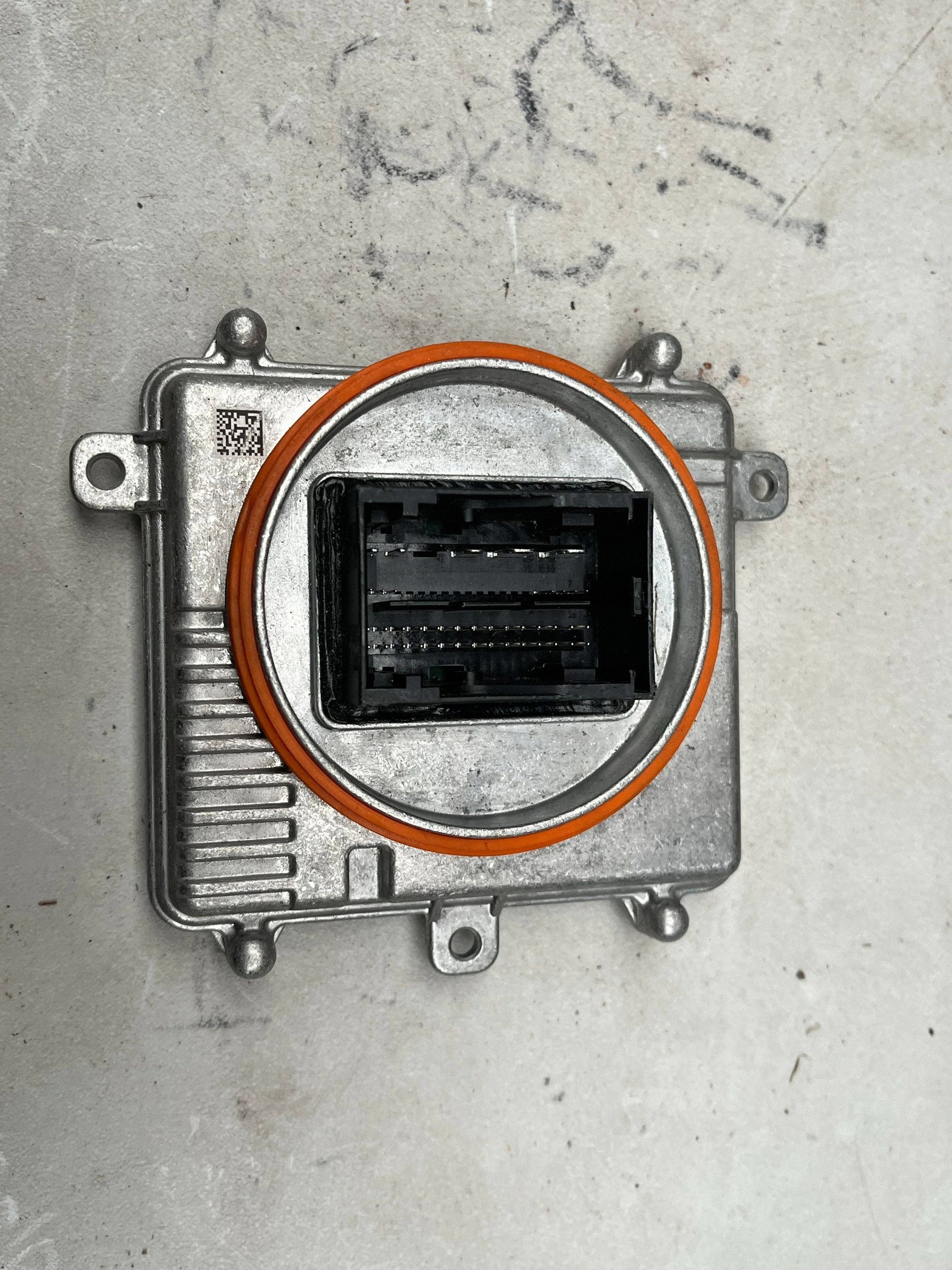 control unit LED REFLEKTORA VOLKSWAGEN PASSAT B8 992941571AH @M