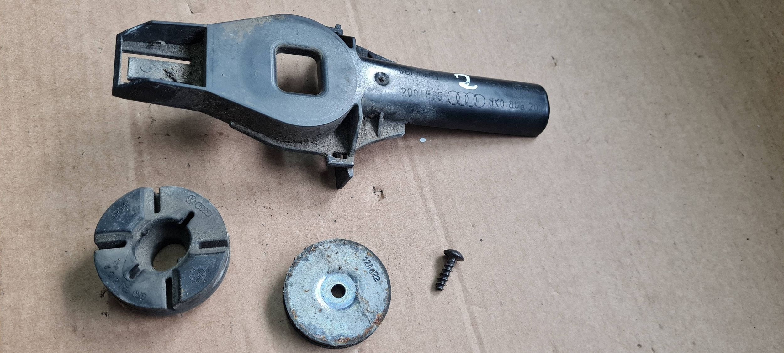 Q5 8R LIFT bracket holder hook radiator A5 A4 B8 8K0805201