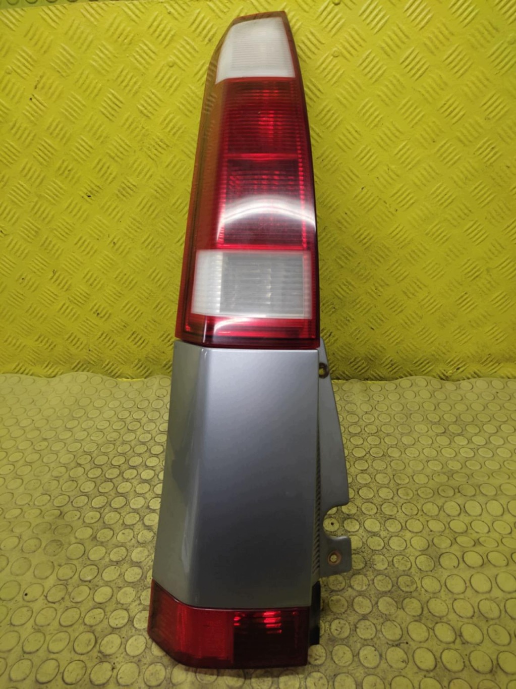 OPEL MERIVA A light left rear part 89398084