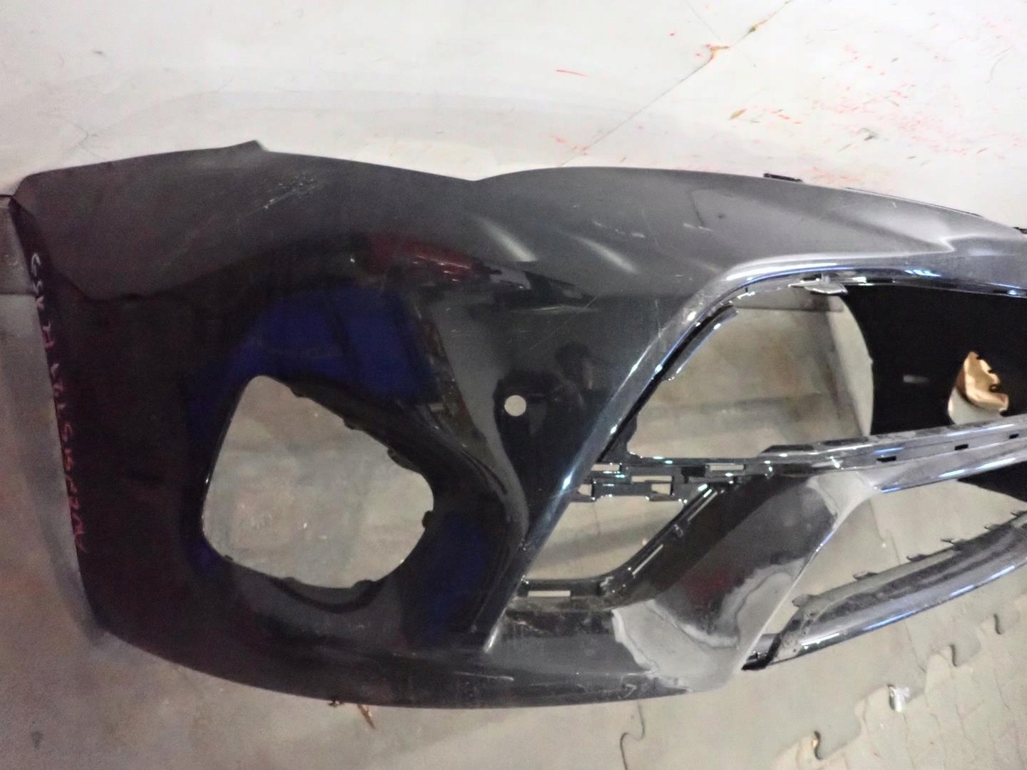 bumper front front TOYOTA AVENSIS T27 LIFT 2015