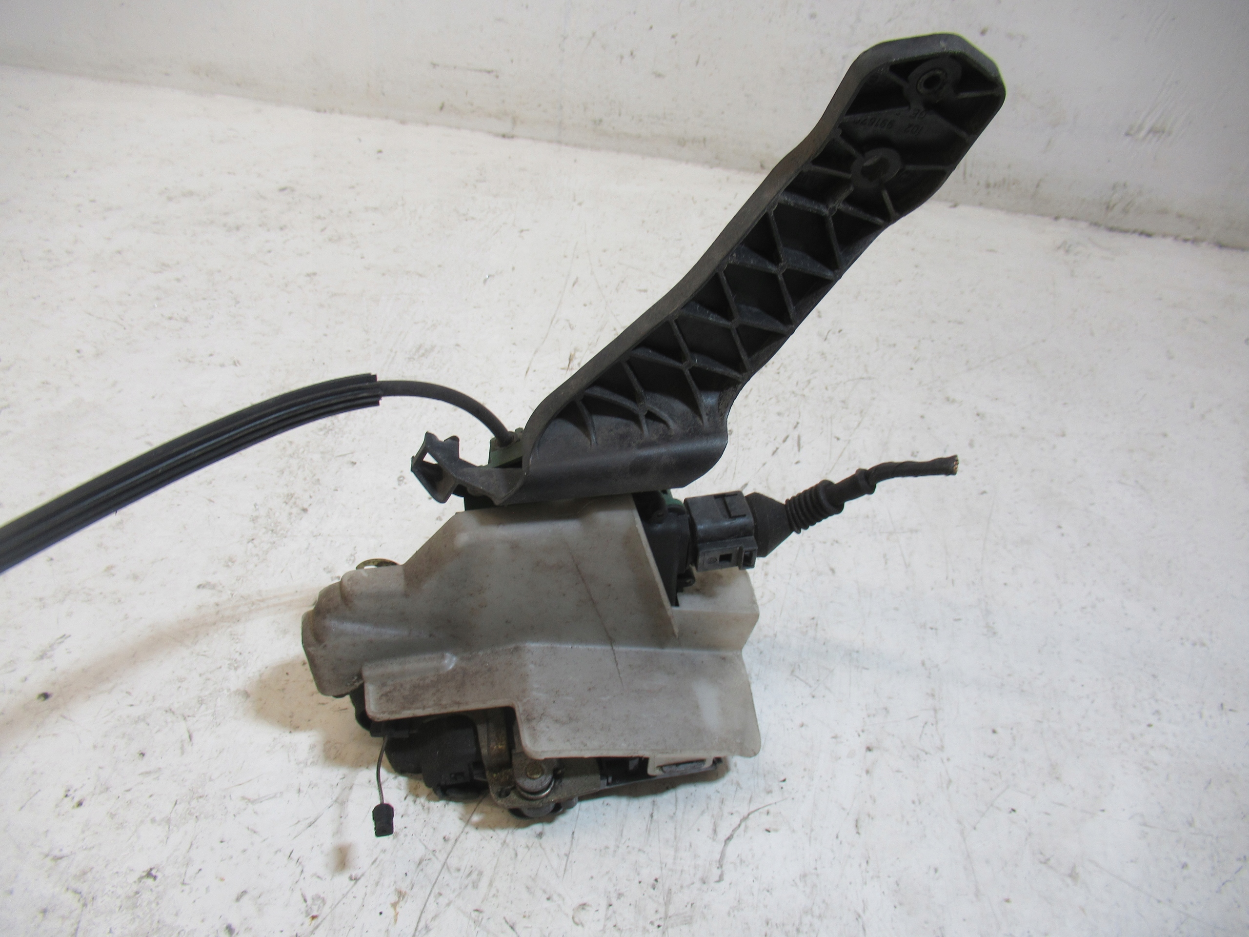 lock door right rear part rear SKODA SUPERB 2003