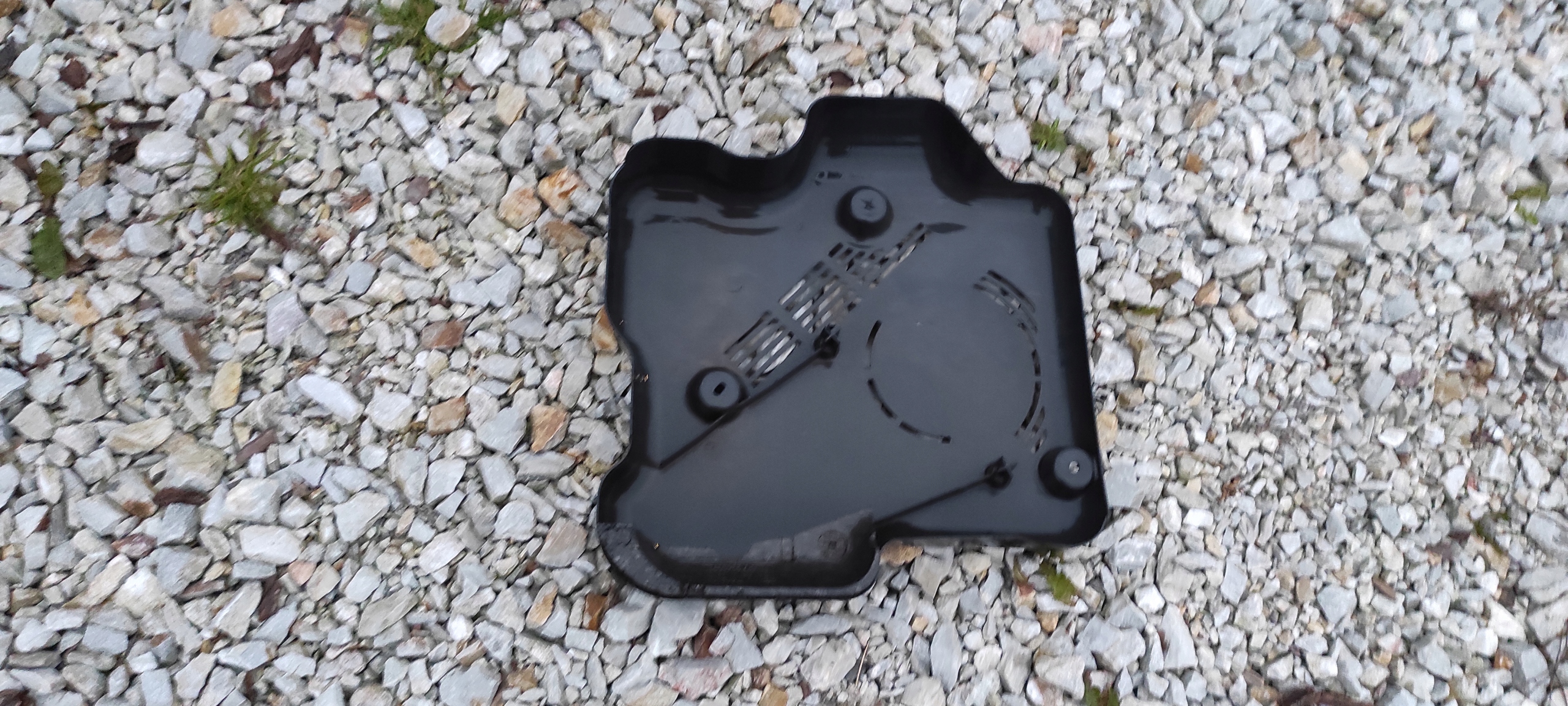 Blende Abdeckung Behälter ADBLUE 208S39715R TRAFICVIVARO III 14