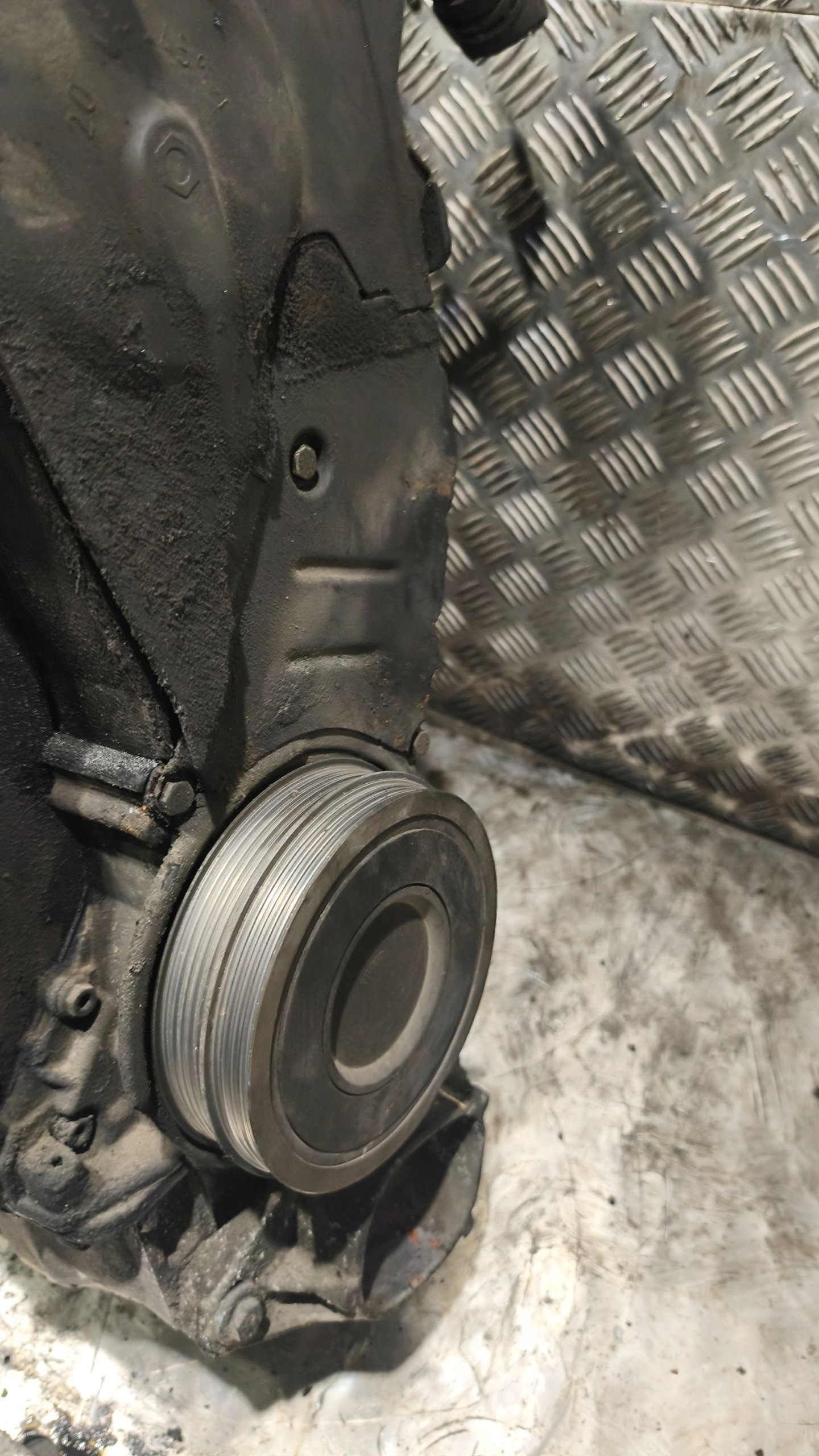 engine unprotected pillar VW PASSAT B5 1.9TDI 2003r -AVF
