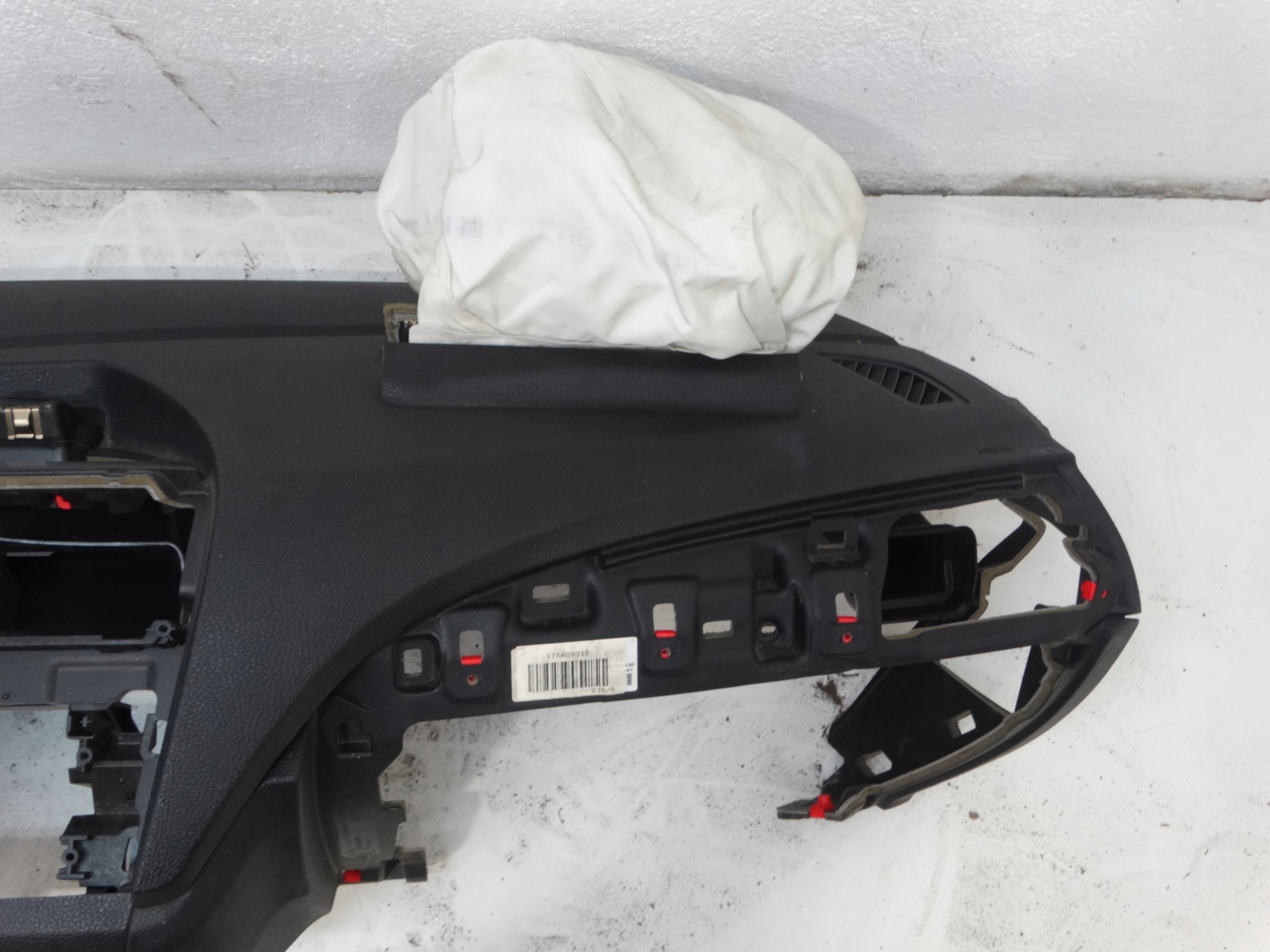 dashboard instrument panel cockpit console airbag BMW 1 F20 2013R. 34089354G