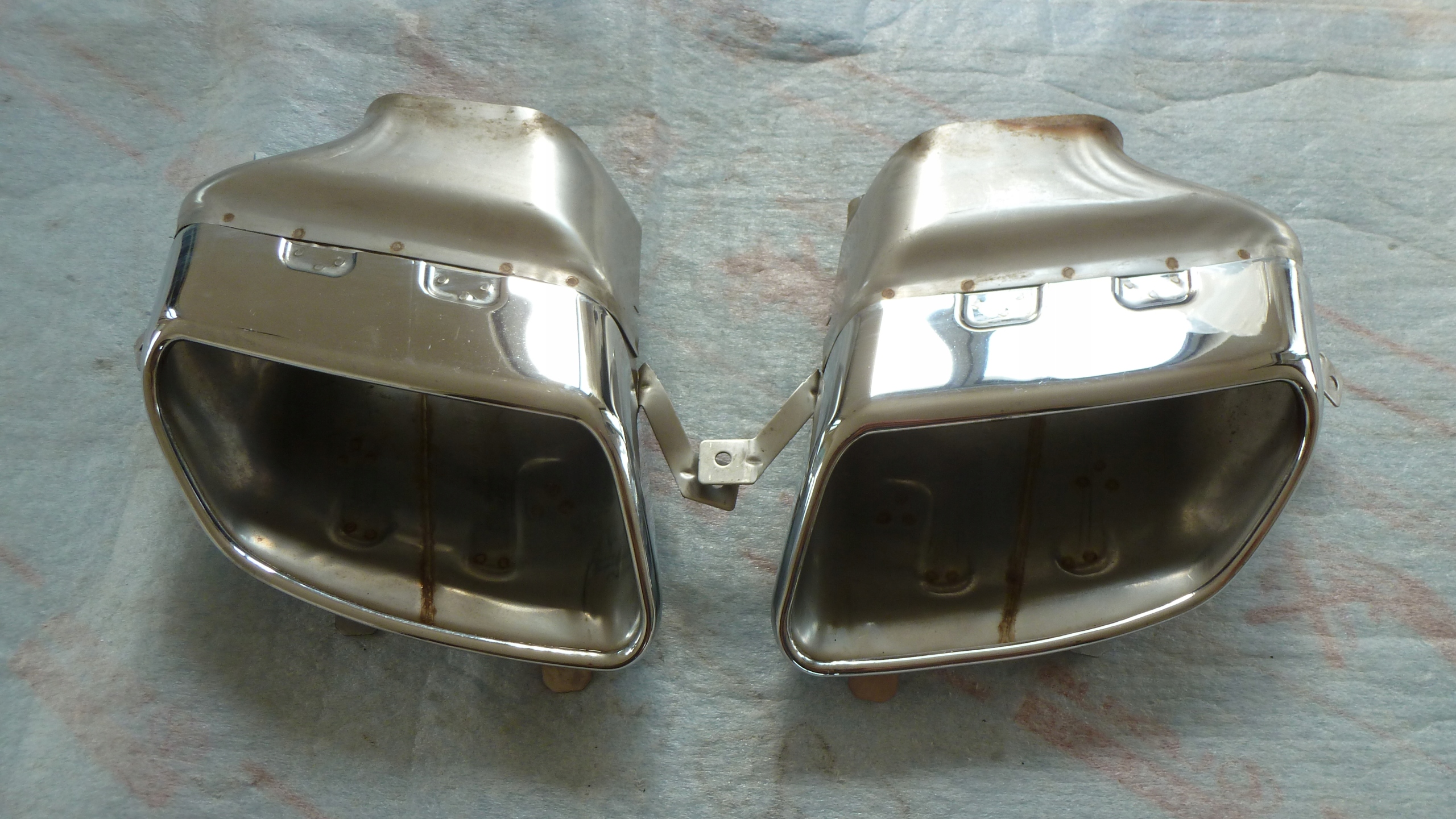 VOLVO XC60 KOŃCÓWKA WYDECHU PRAWA 31425019