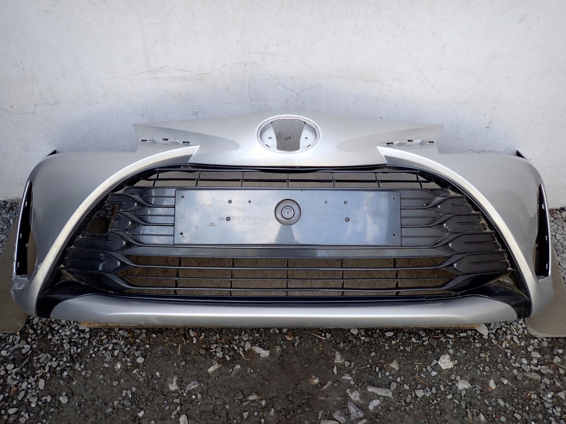 bumper front front TOYOTA YARIS 3 III LIFT 2017-2020R