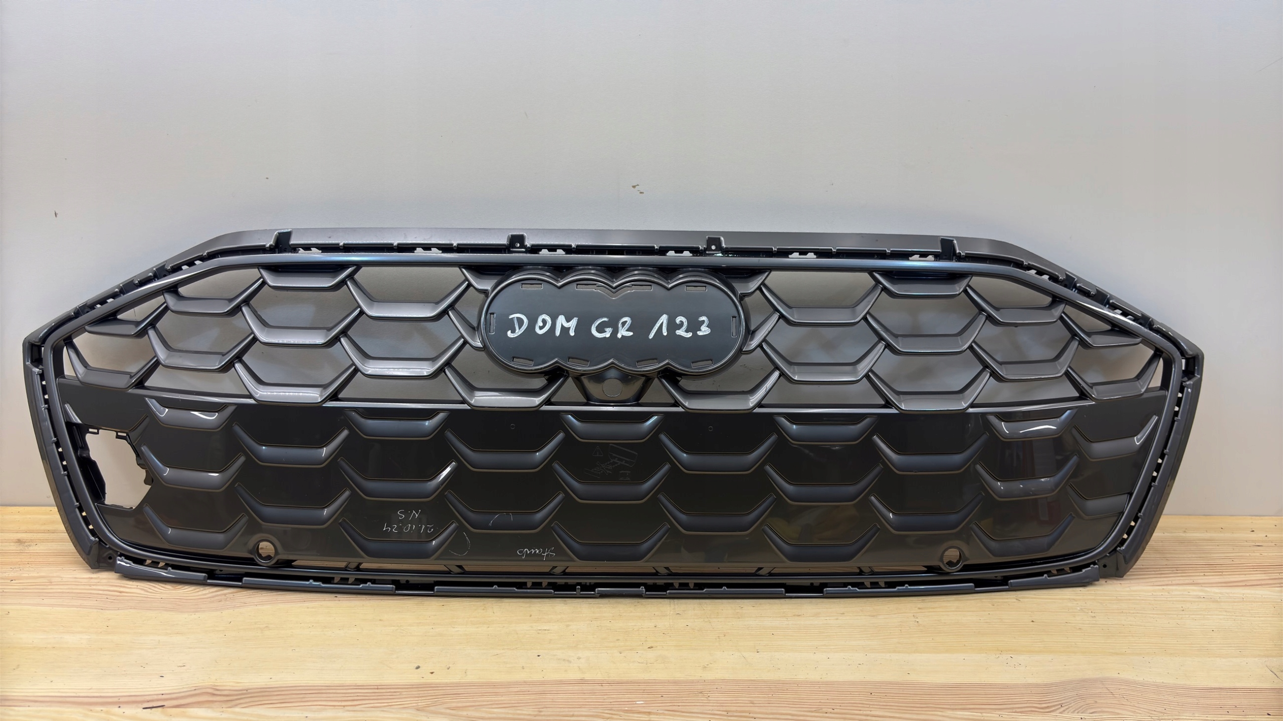 Audi A4 8B3 Kühlergrill FRONTGRILL Kühlergitter 8B3853653A0 - Thumbnail 1