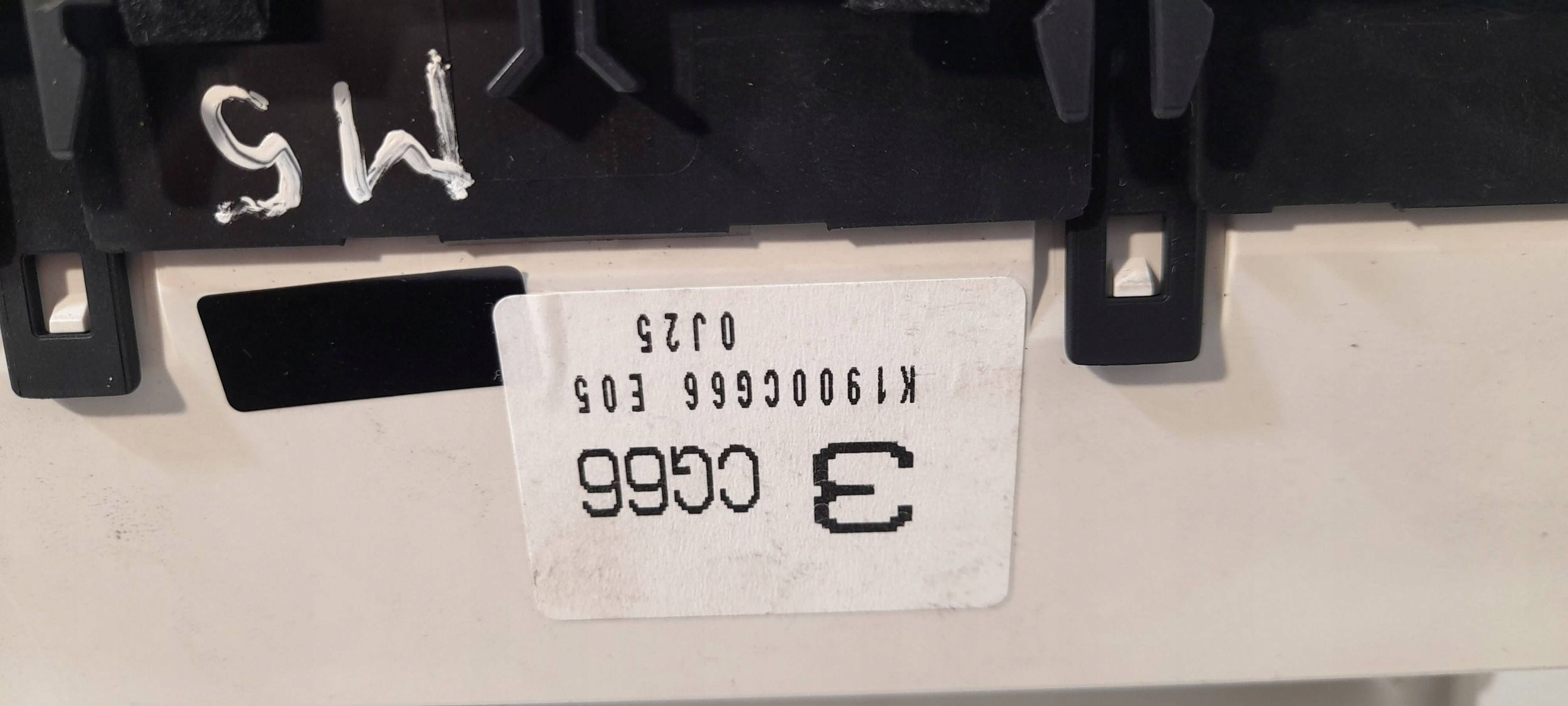 Mazda 5 vezérlö panel a klímának K1900CG66 (P4)