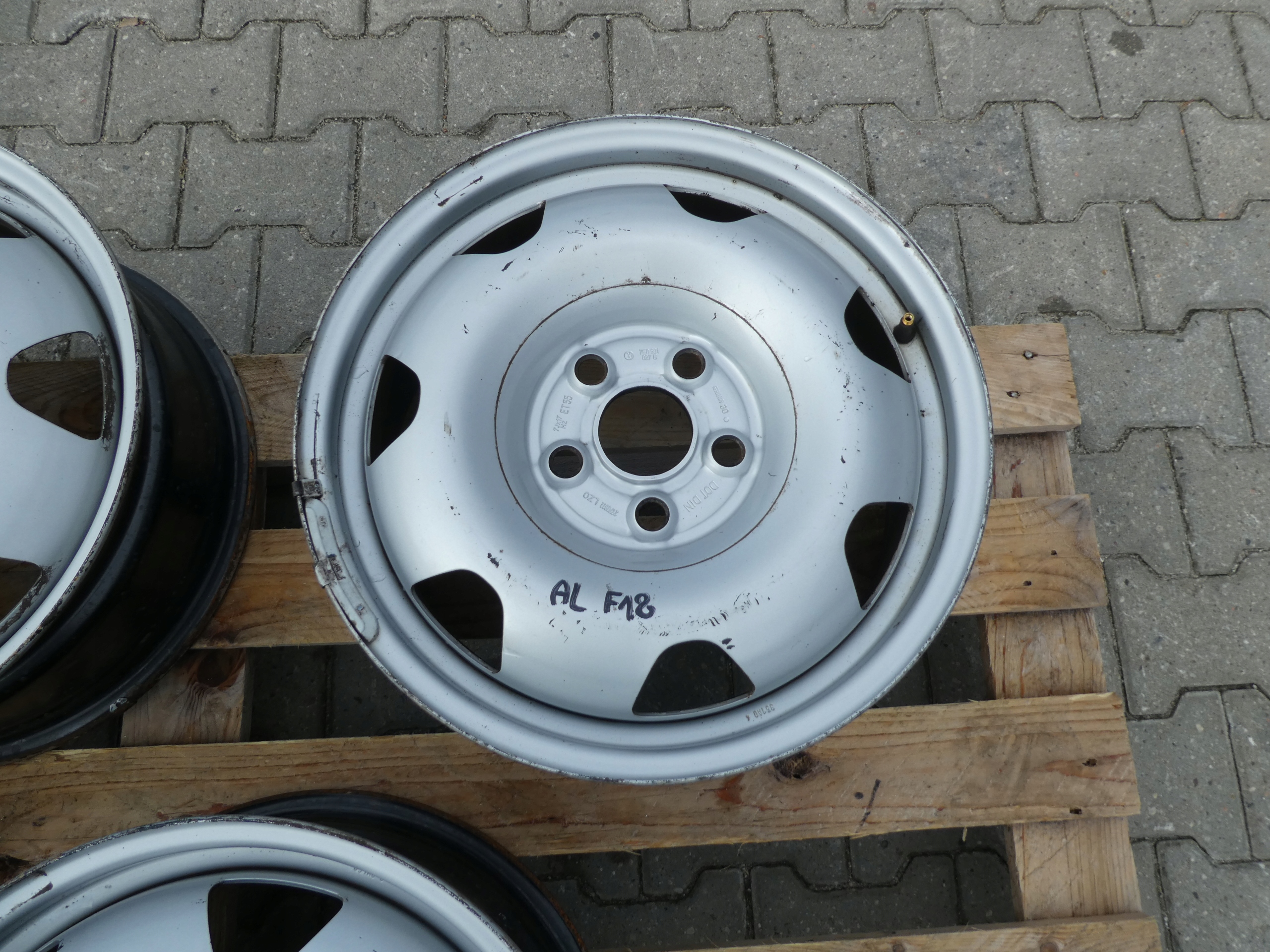 4X CERCHI Ferro 17CALI 7E0601027B VW T5 T6