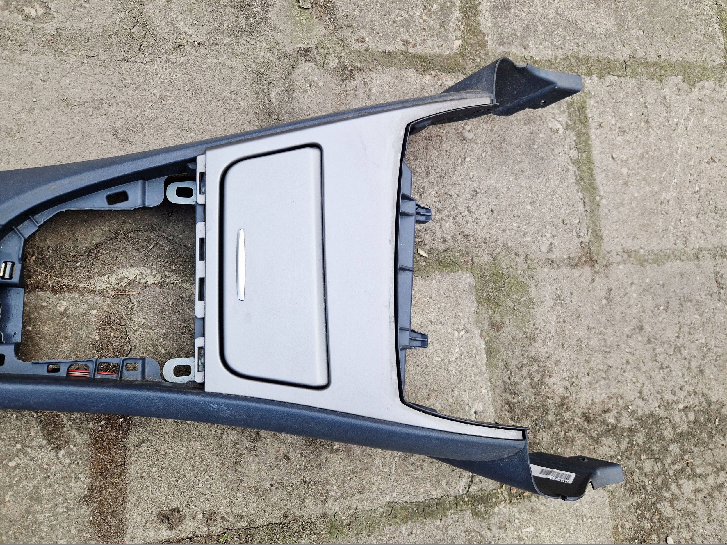 tábla Közép BMW 1 E81 E87 7122226