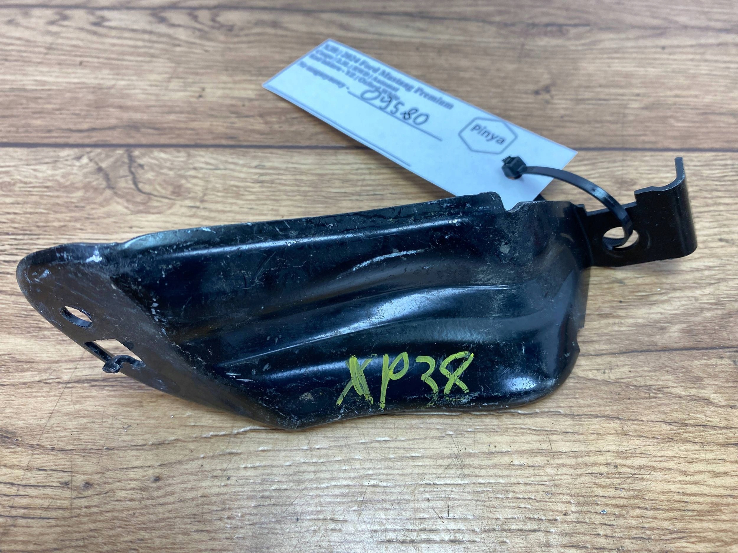Stütze Halter Wischer Spritzdüse Behälter Ford Mustang VII 2024