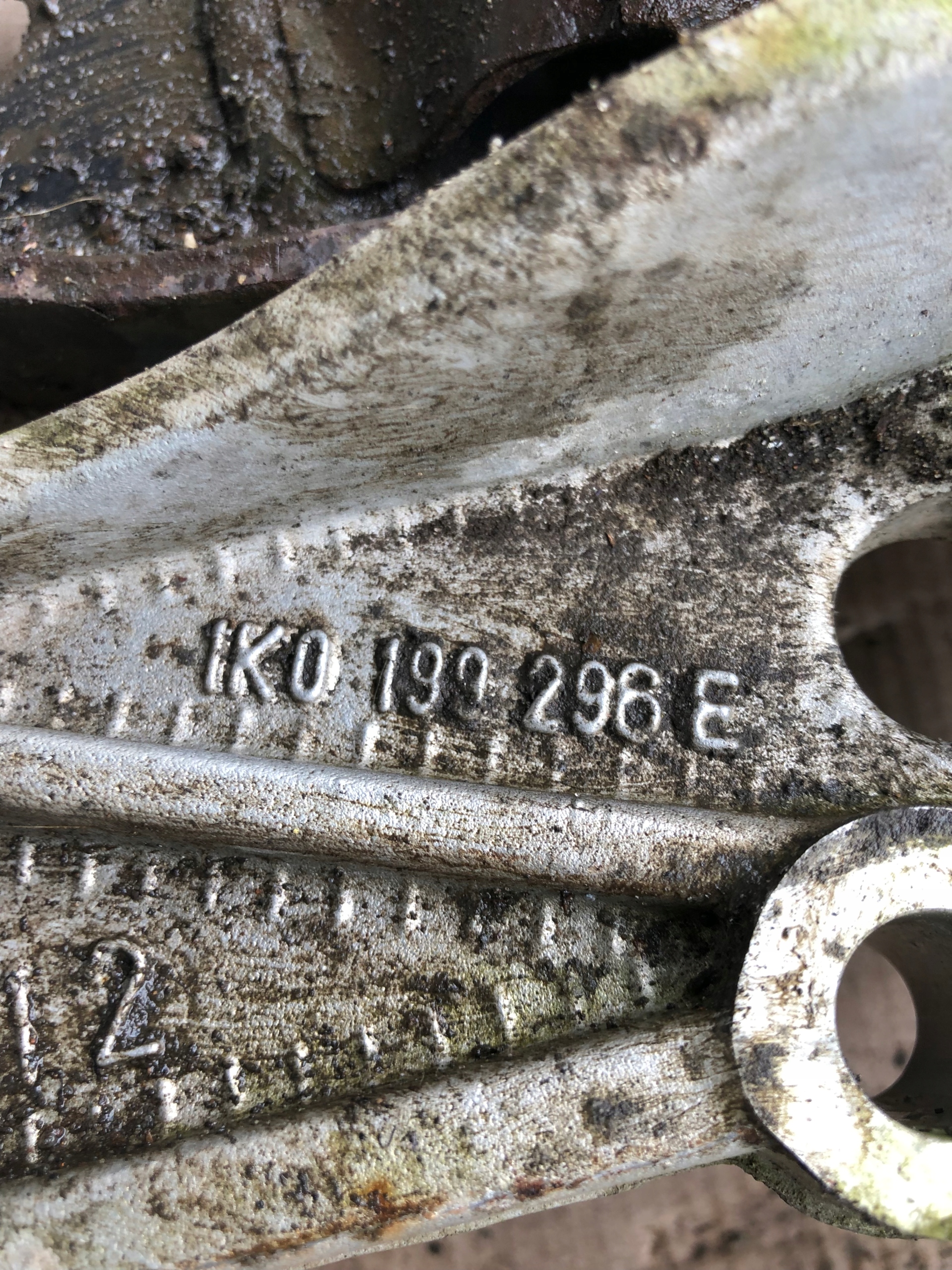 Querlenker VW SKODA AUDI 1K0407190E 1K0199296E