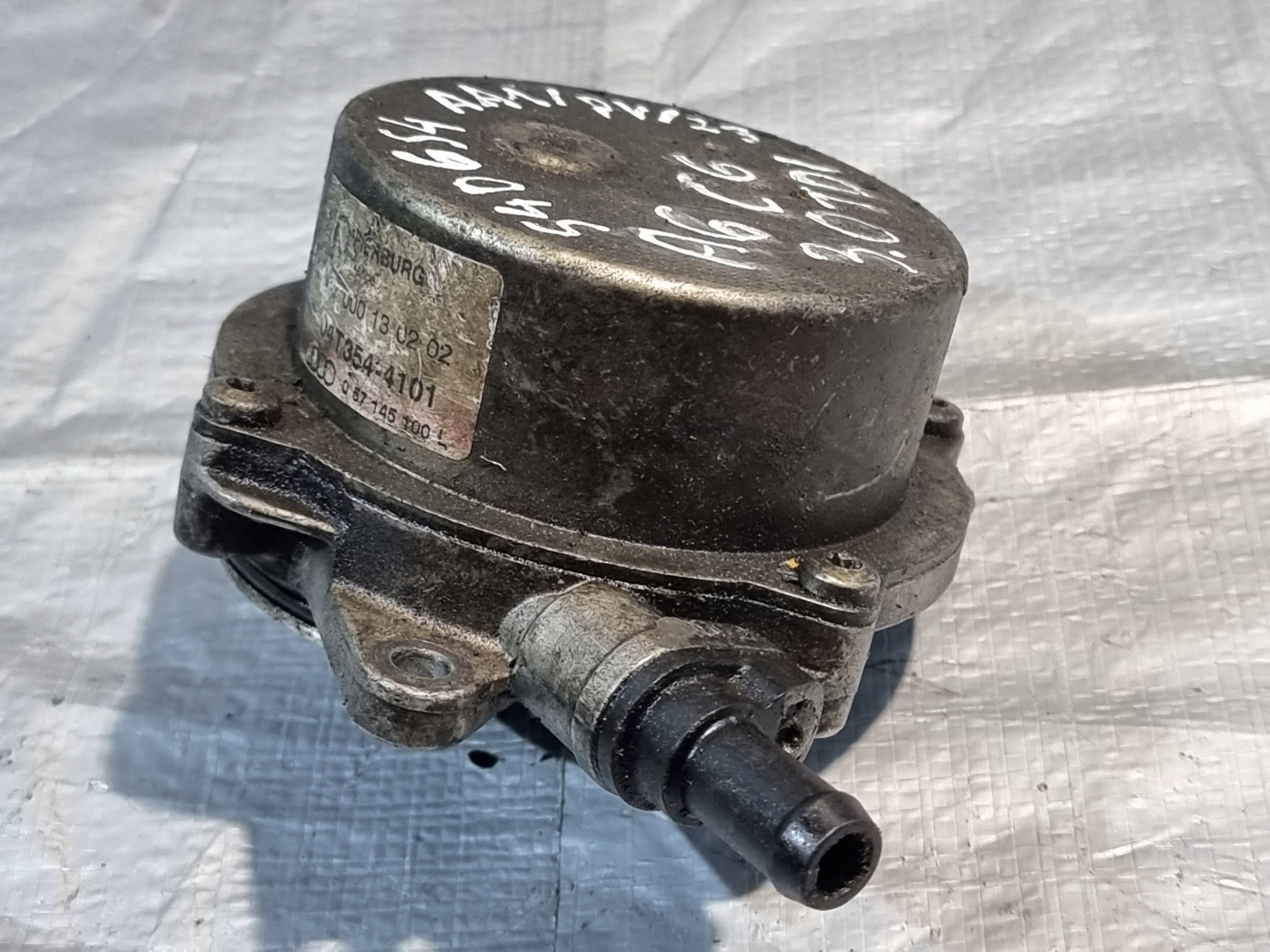 pompa VACUM OE 057145100L AUDI A6 C6 3.0 TDI
