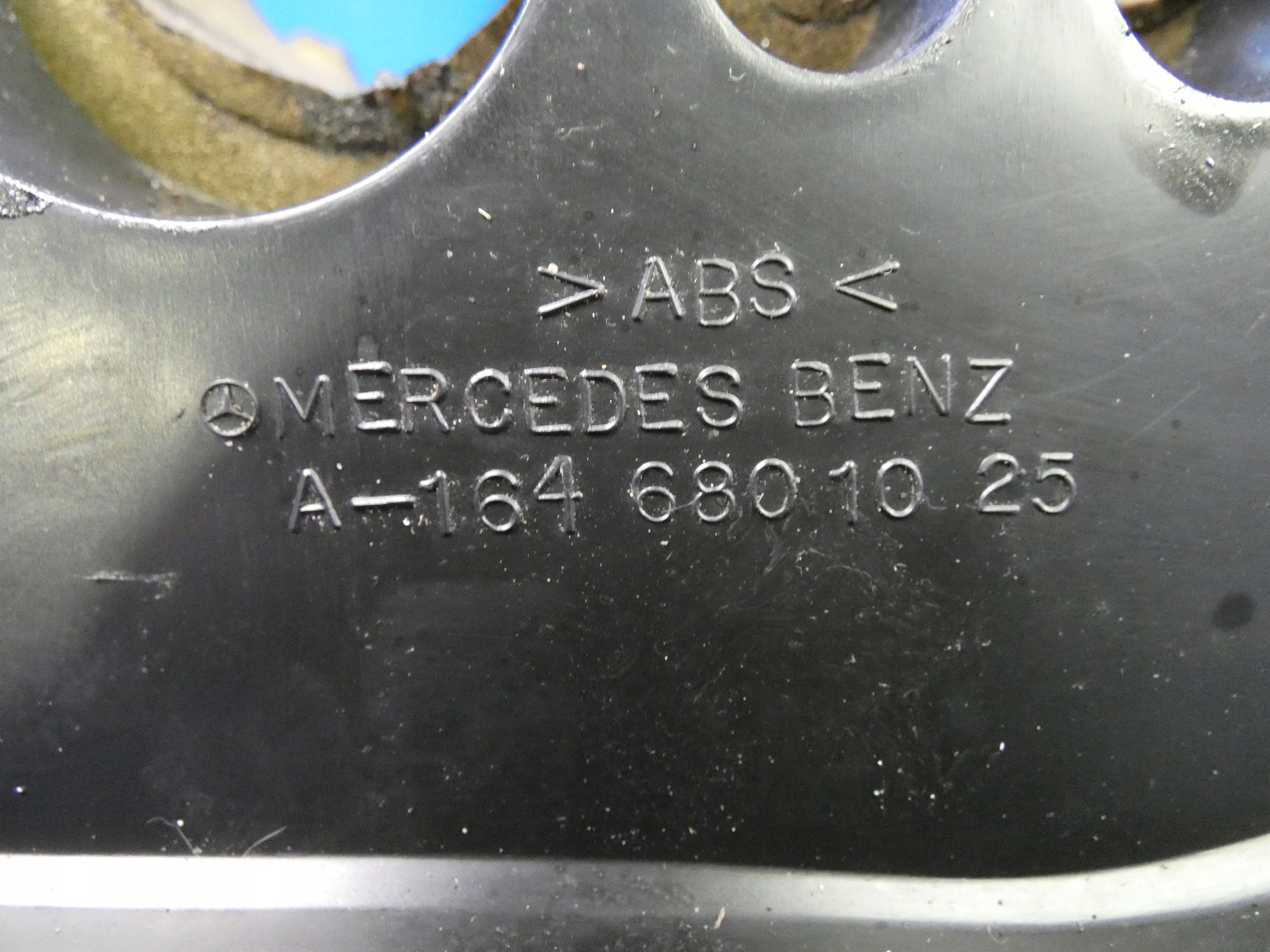 MERCEDES ML W164 SUPPORT PLAQUE SUPPORT DROITE AVANT
