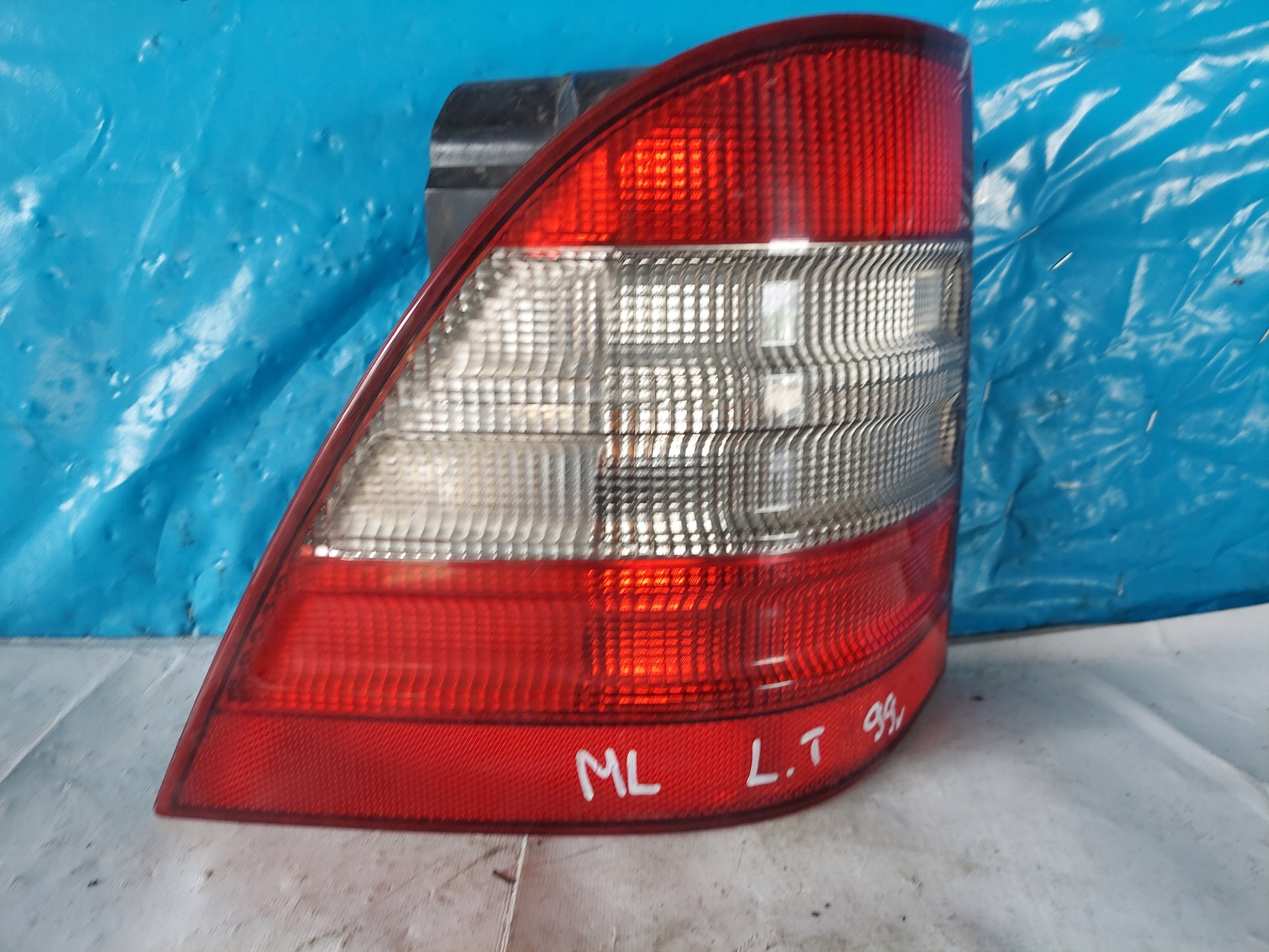 light MERCEDES ML W163 A16382001 left rear part