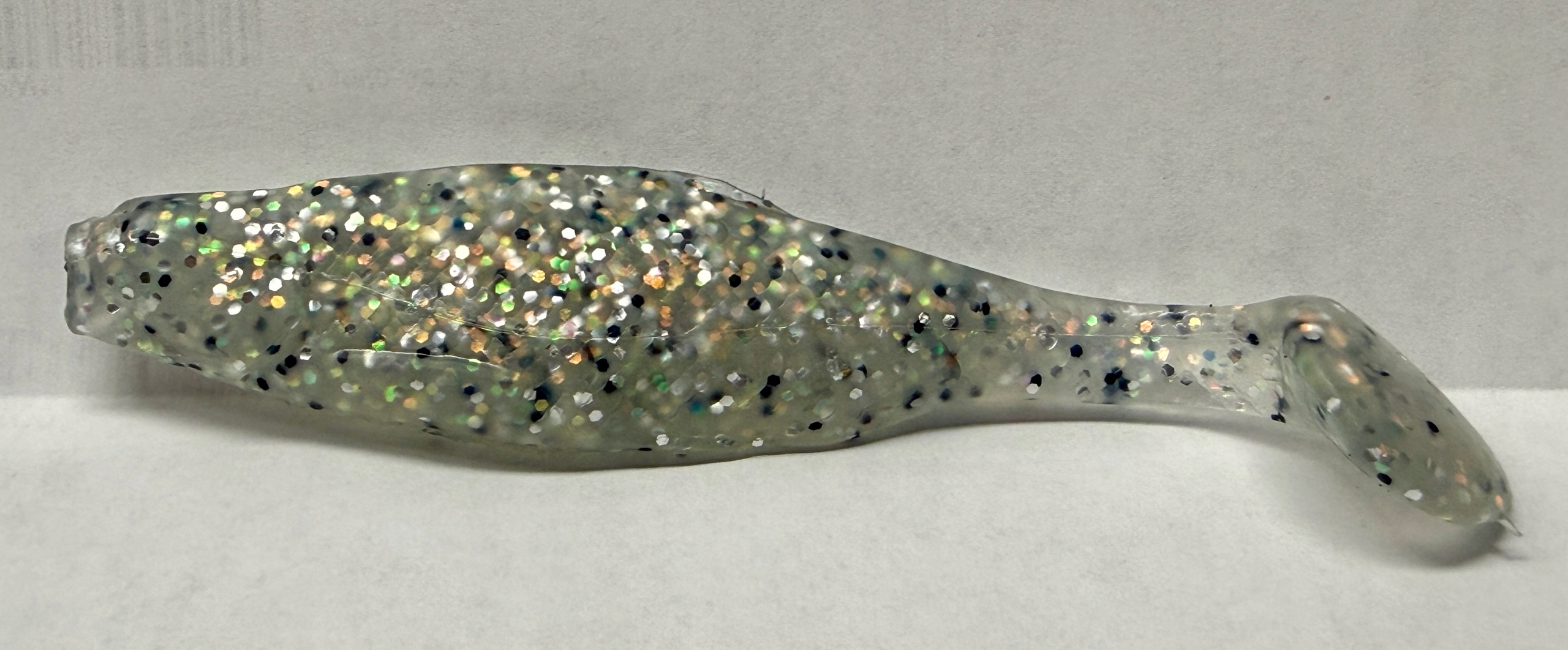 Guma Realistic Shad Matusiak Płoć 9cm 052 holo transparent z brokatem